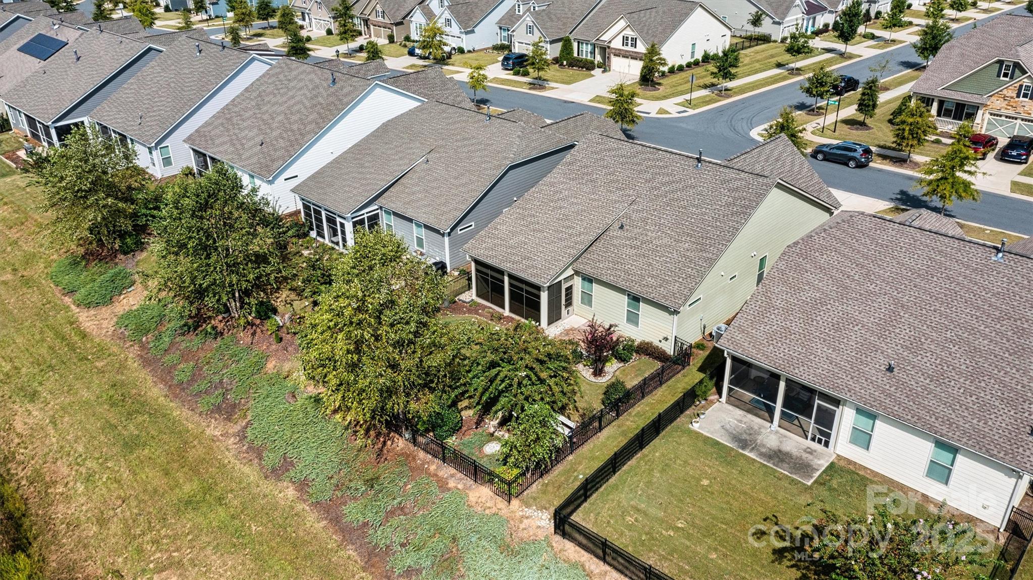 8121 Festival Way Property Photo 34