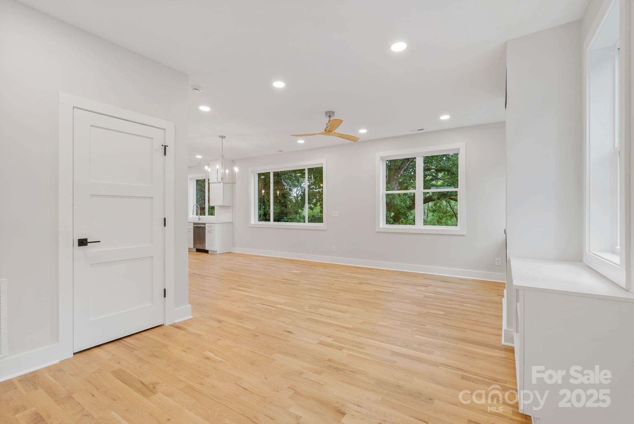 345 Riverview Drive Property Photo 3