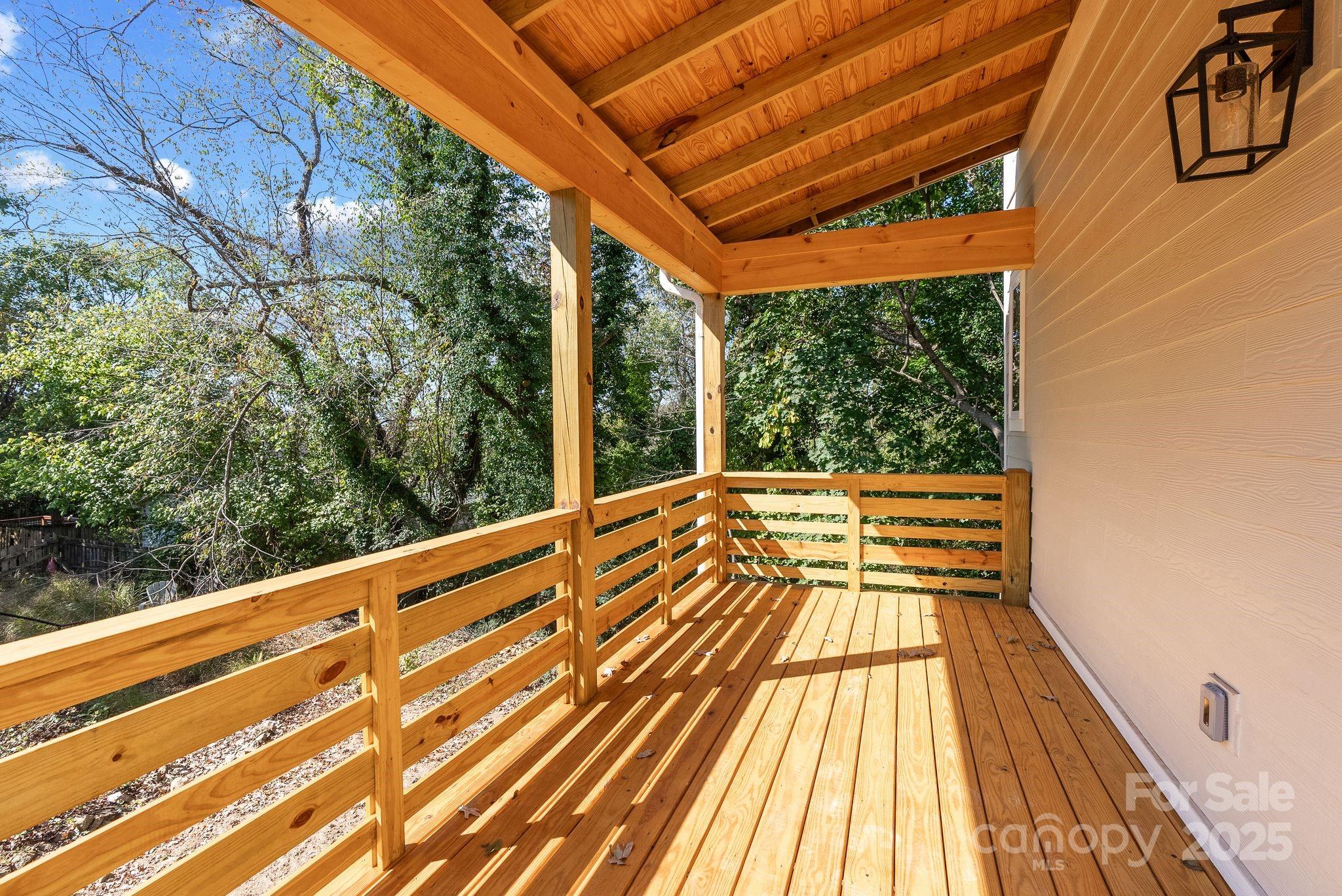 345 Riverview Drive Property Photo 8