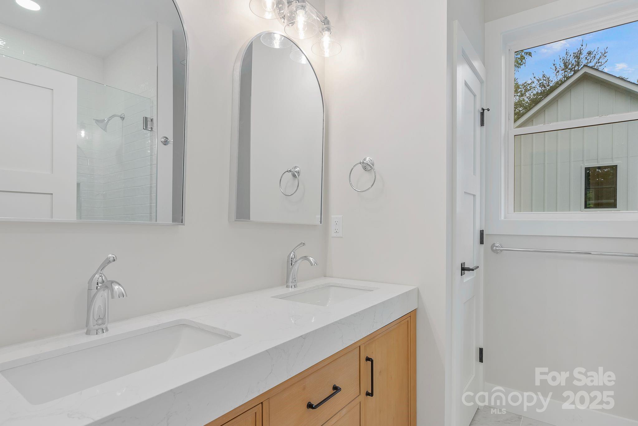 345 Riverview Drive Property Photo 12