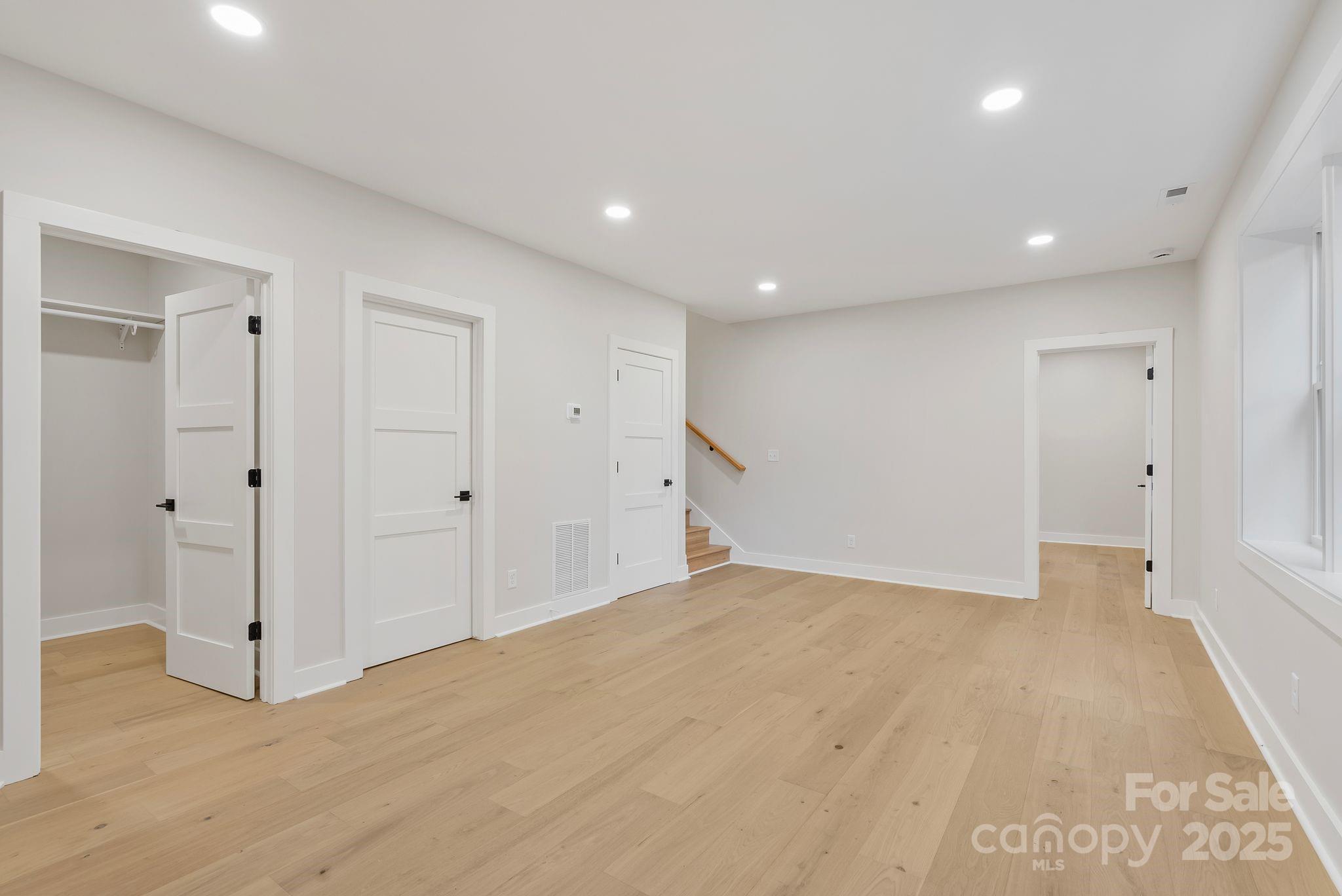 345 Riverview Drive Property Photo 17