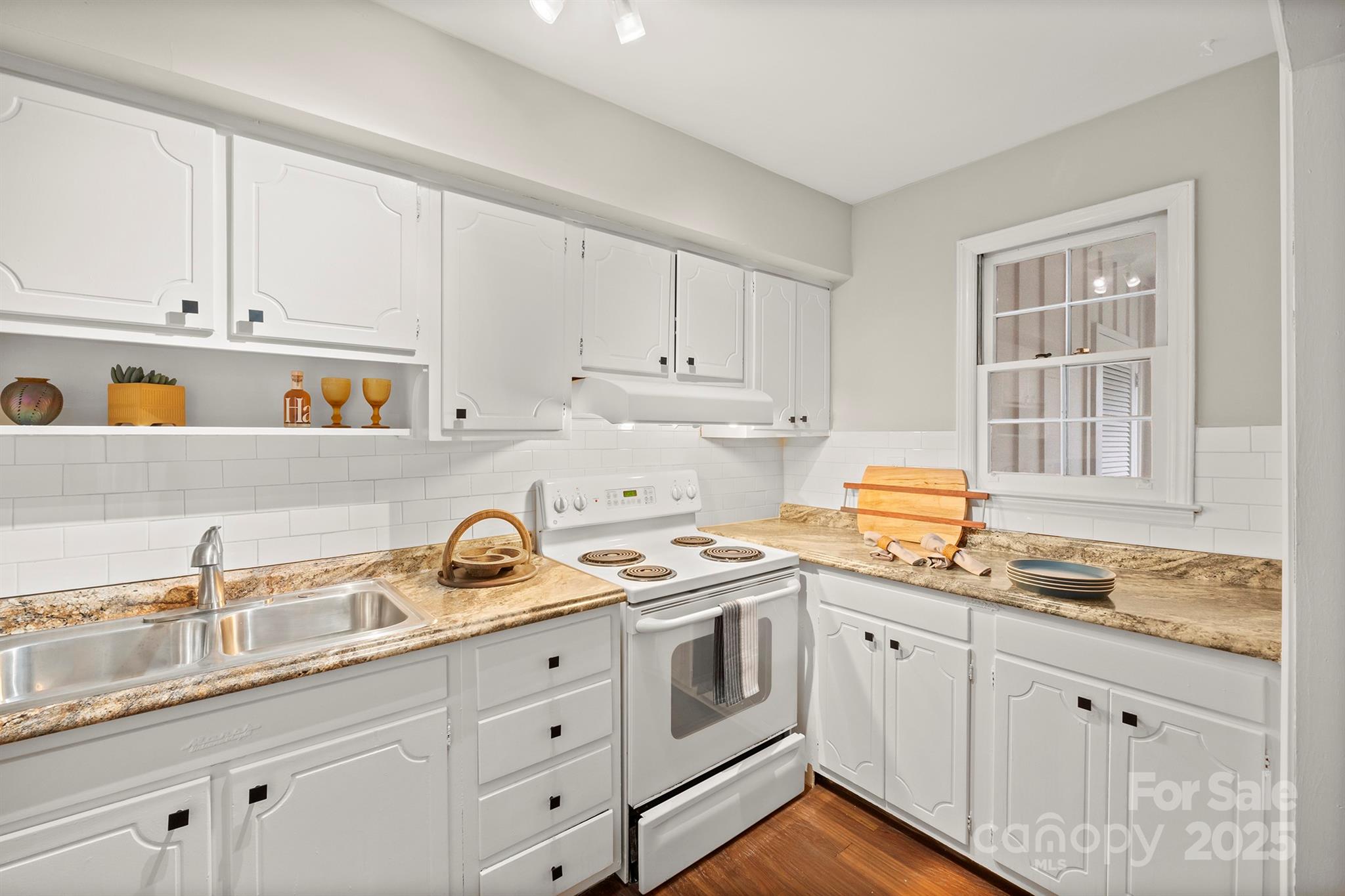 920 Mcalway Road Property Photo 11