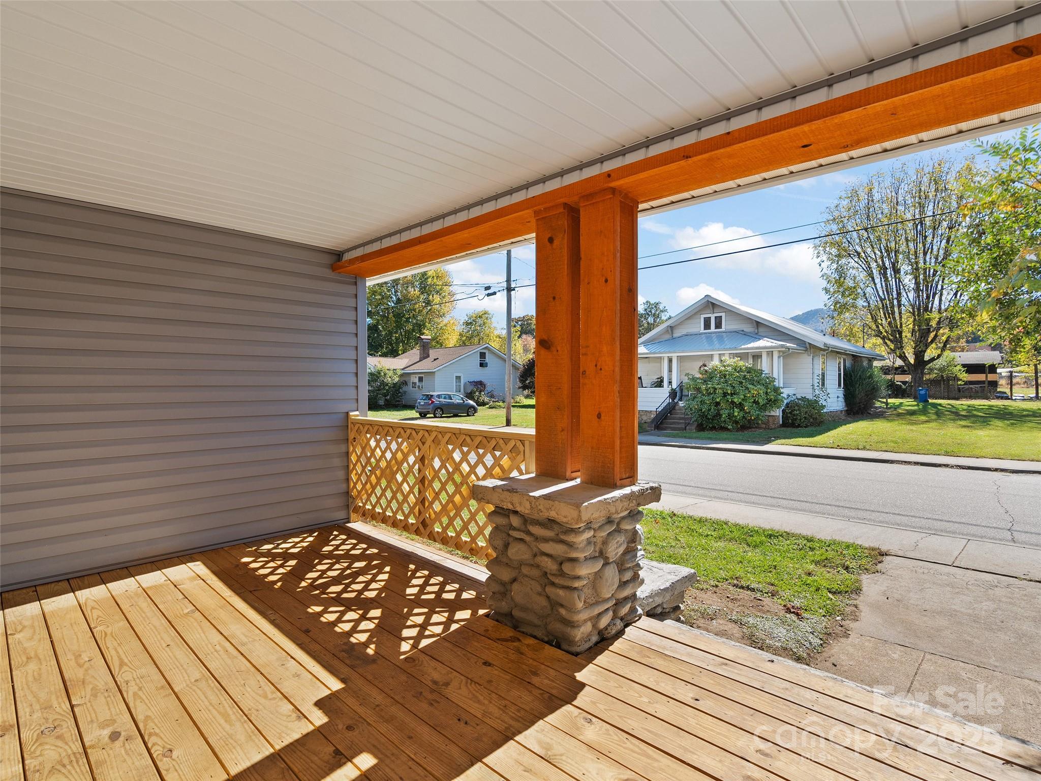 290 Killian Street Property Photo 3
