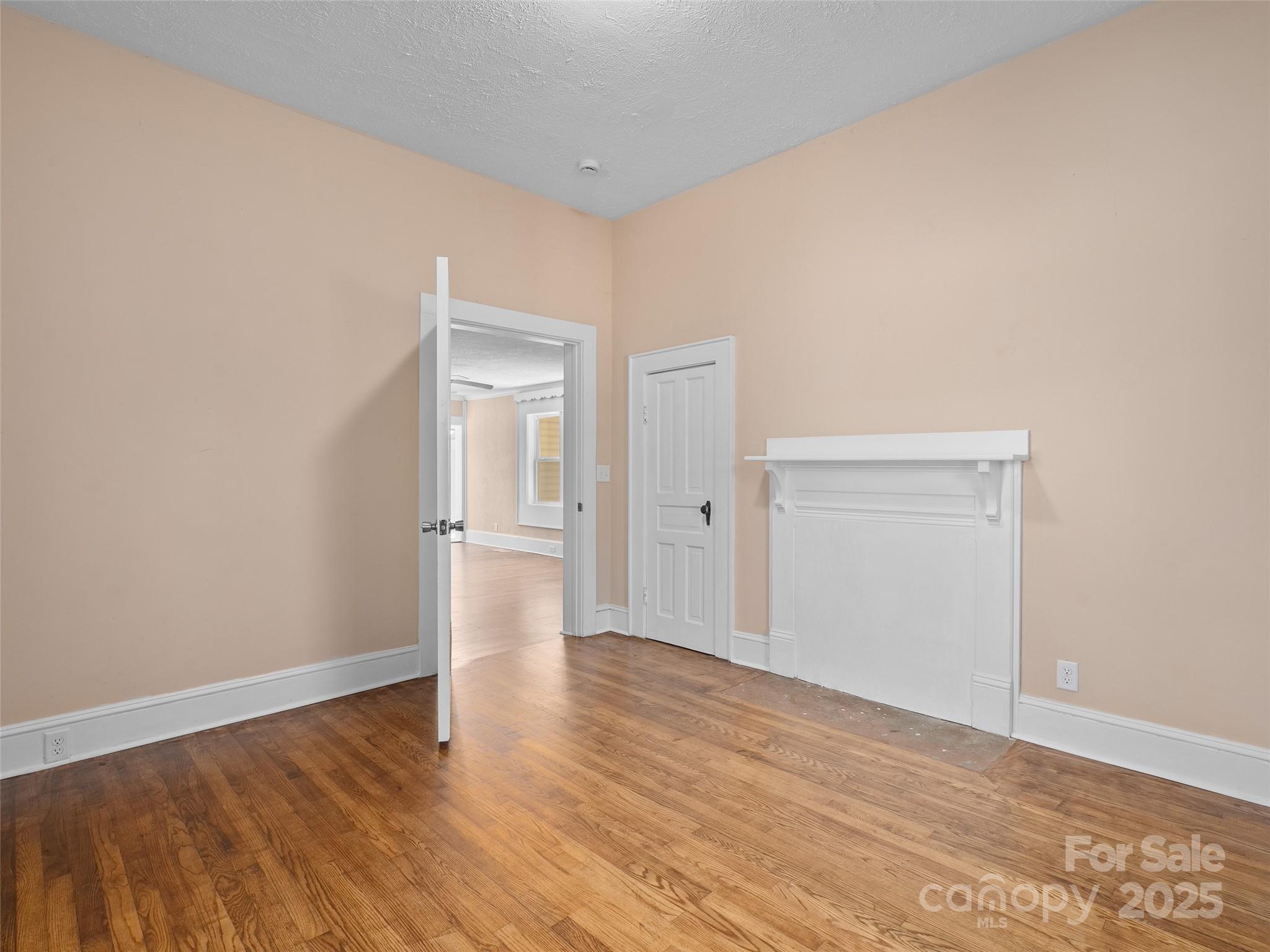 290 Killian Street Property Photo 9