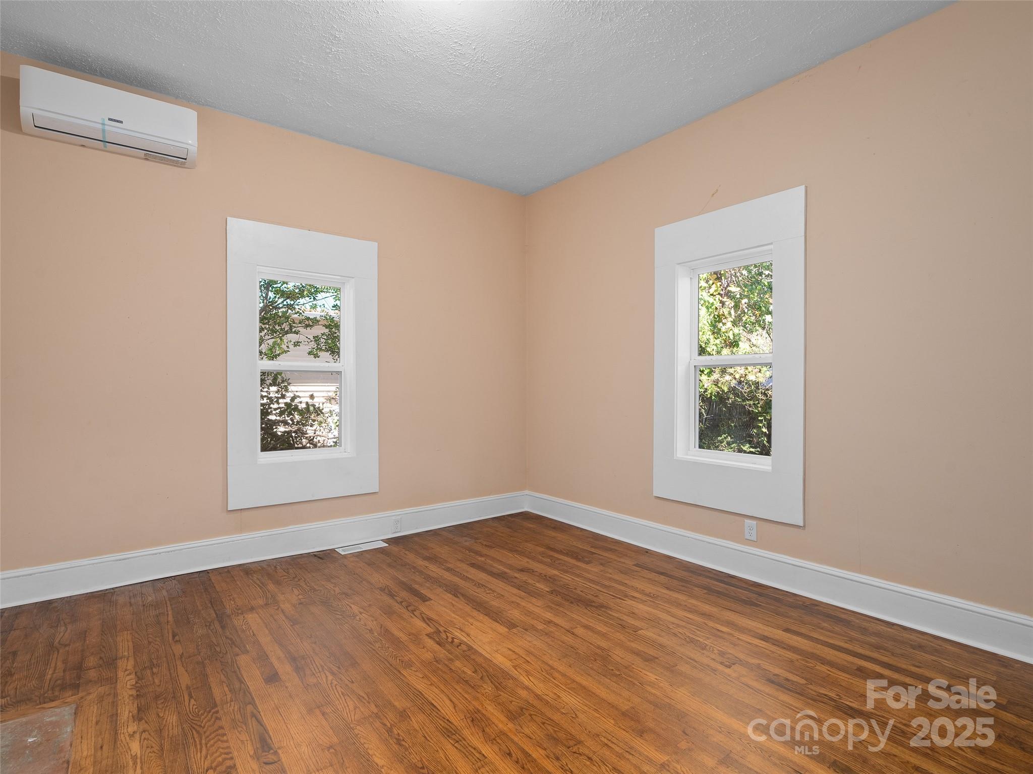 290 Killian Street Property Photo 10