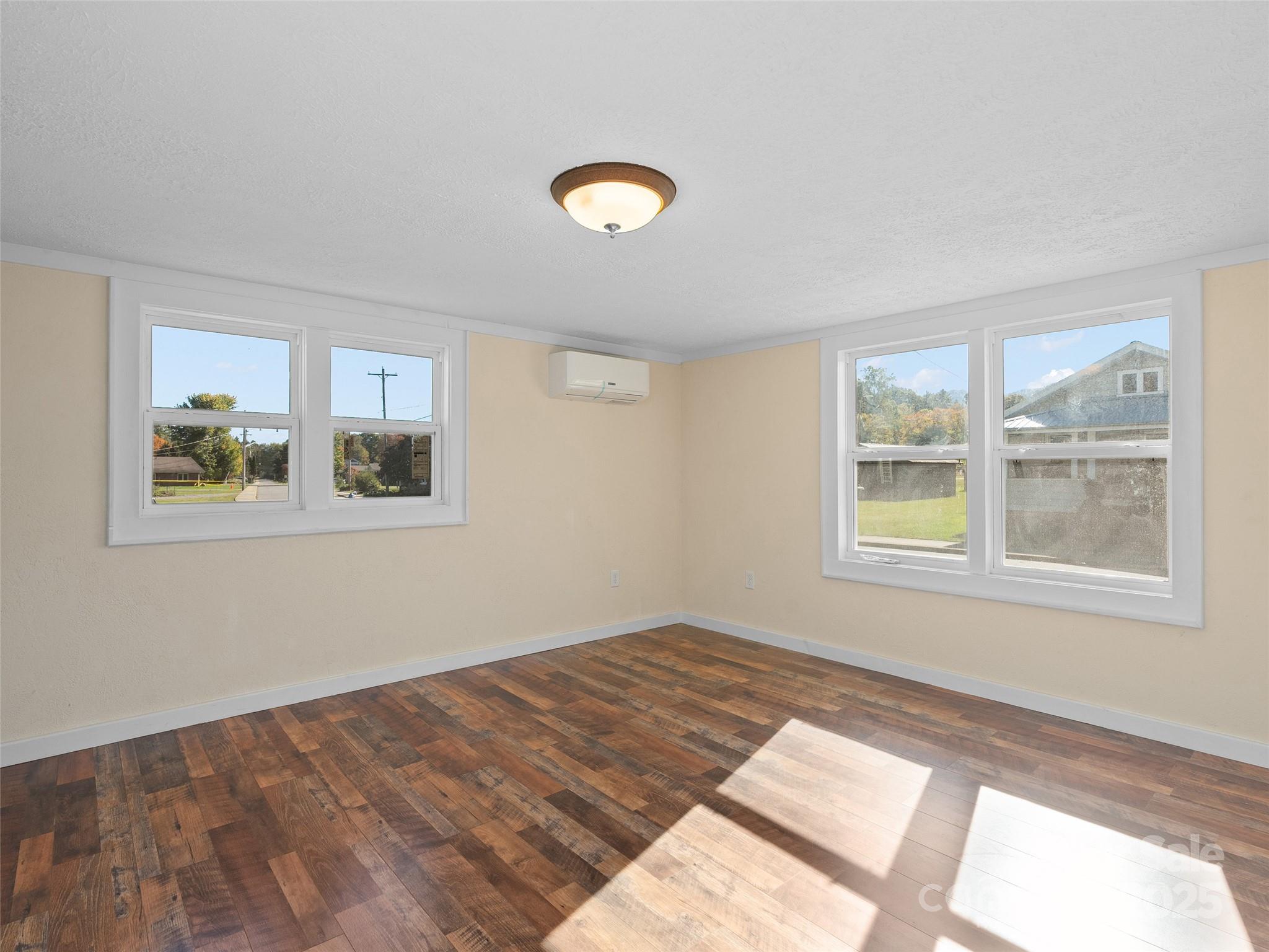 290 Killian Street Property Photo 14