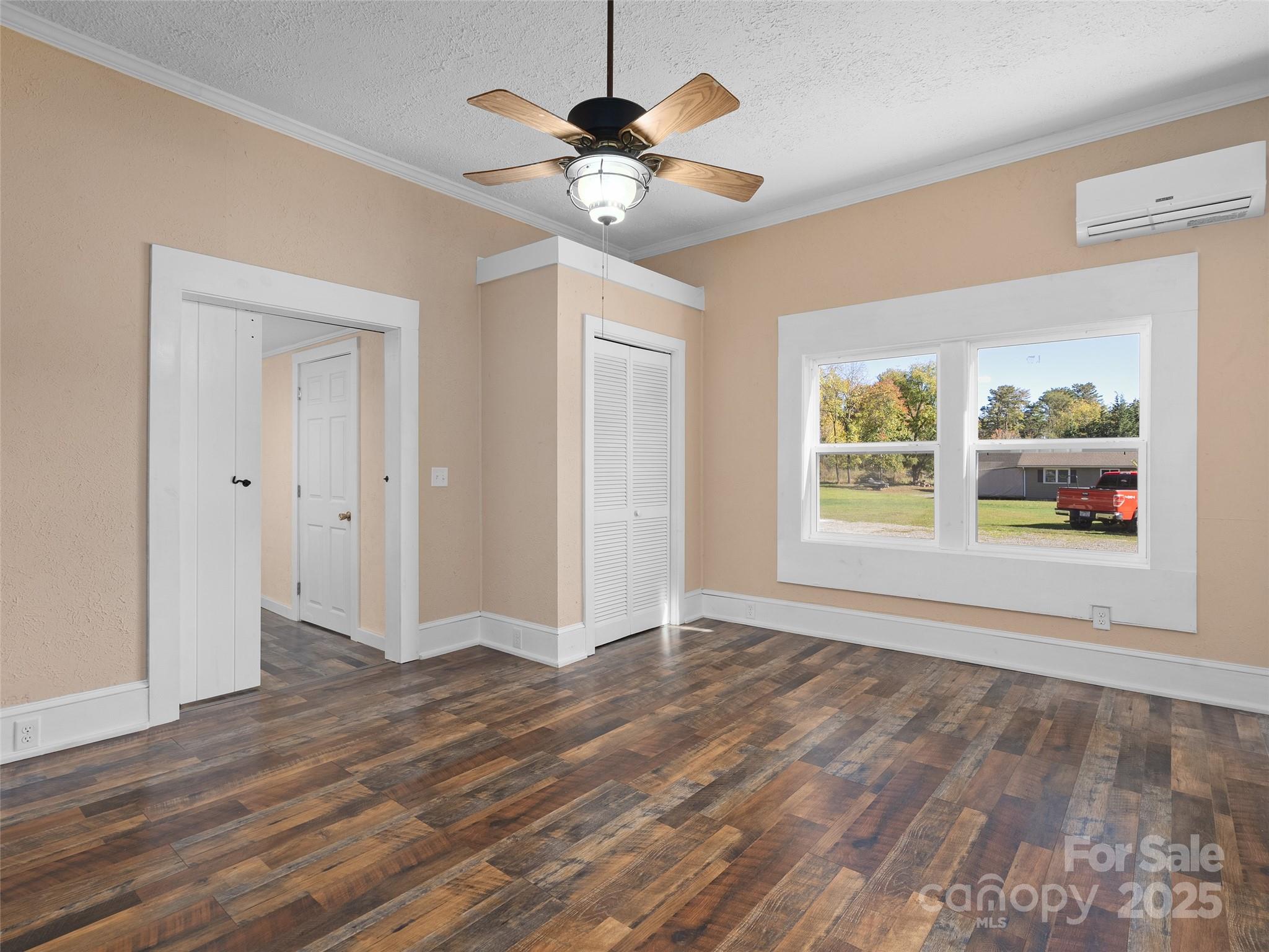 290 Killian Street Property Photo 15
