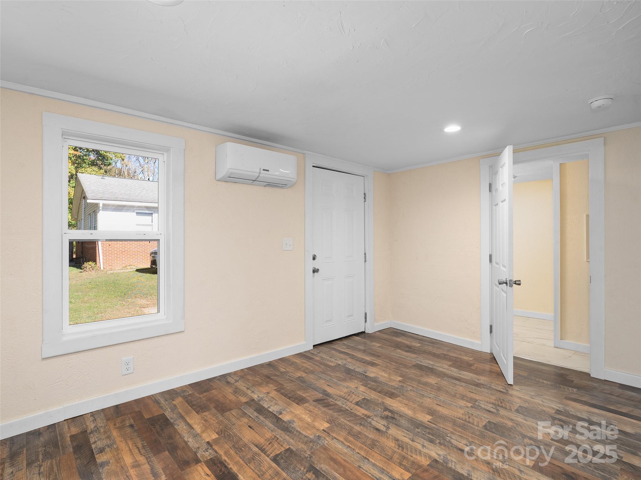 290 Killian Street Property Photo 16