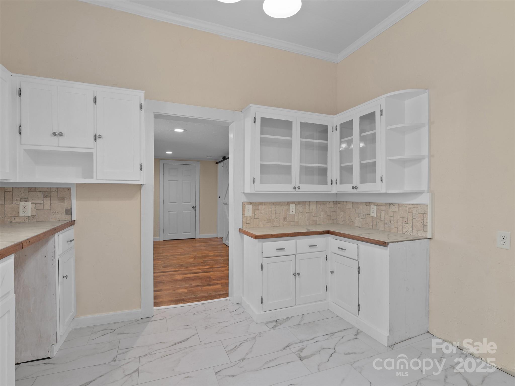 290 Killian Street Property Photo 20