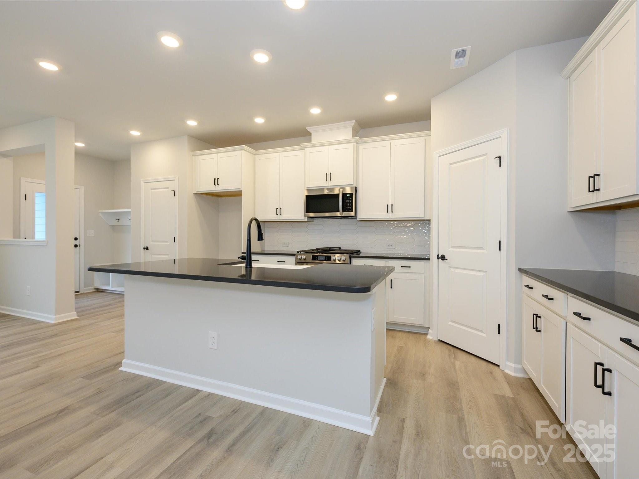 10507 Boudreaux Street Property Photo 8