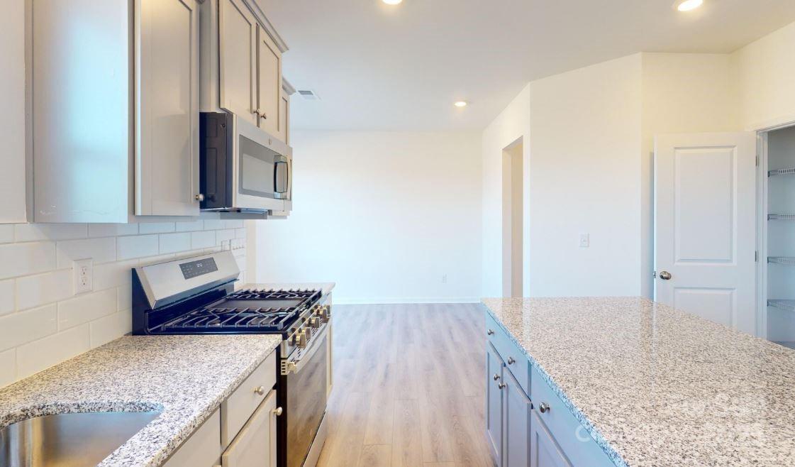 1809 Augustine Street Property Photo 6