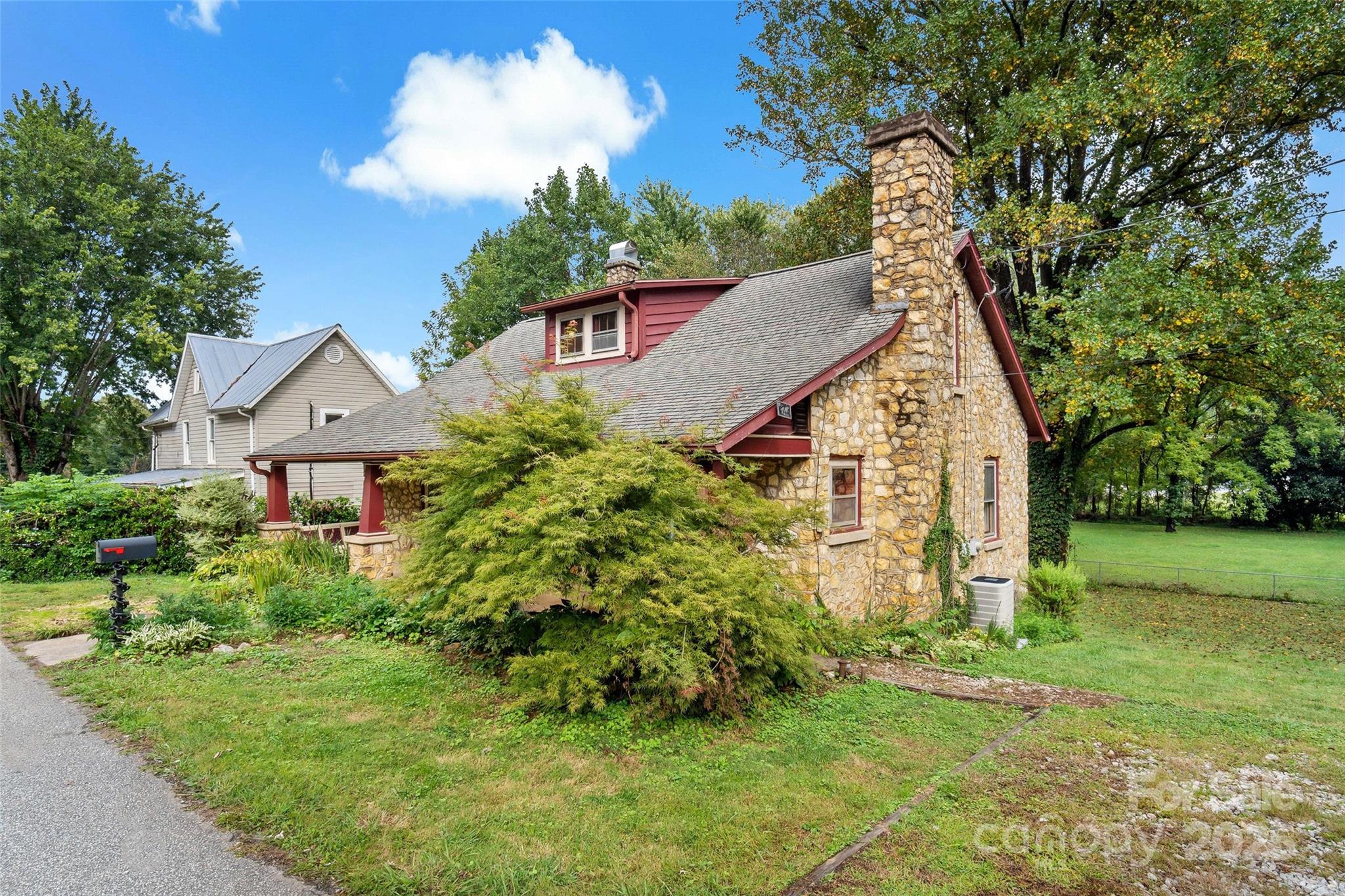177 Salisbury Avenue Property Photo 4