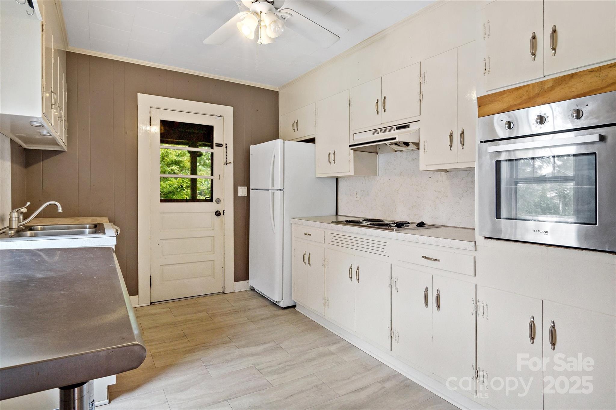 177 Salisbury Avenue Property Photo 12