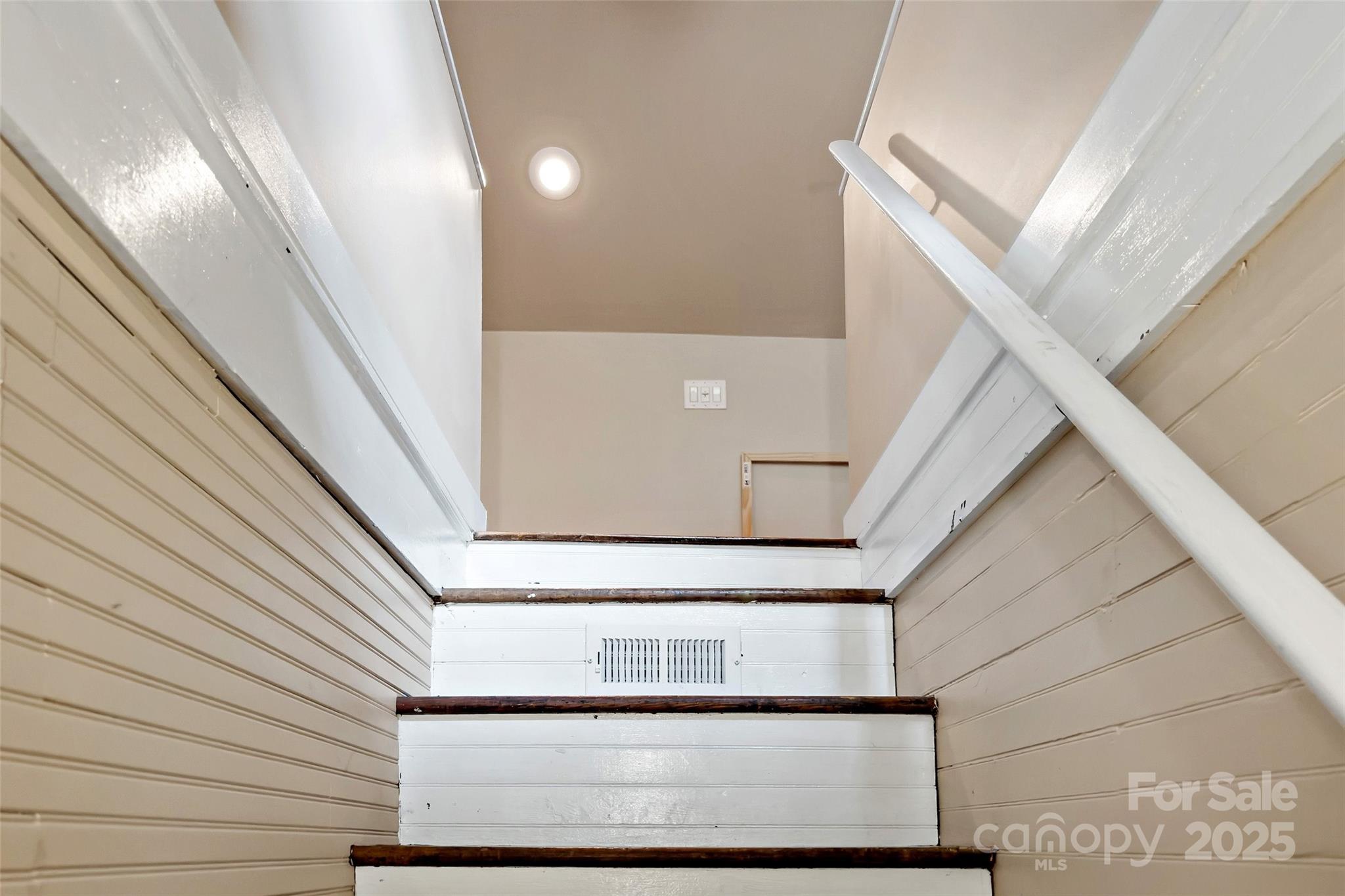 177 Salisbury Avenue Property Photo 21
