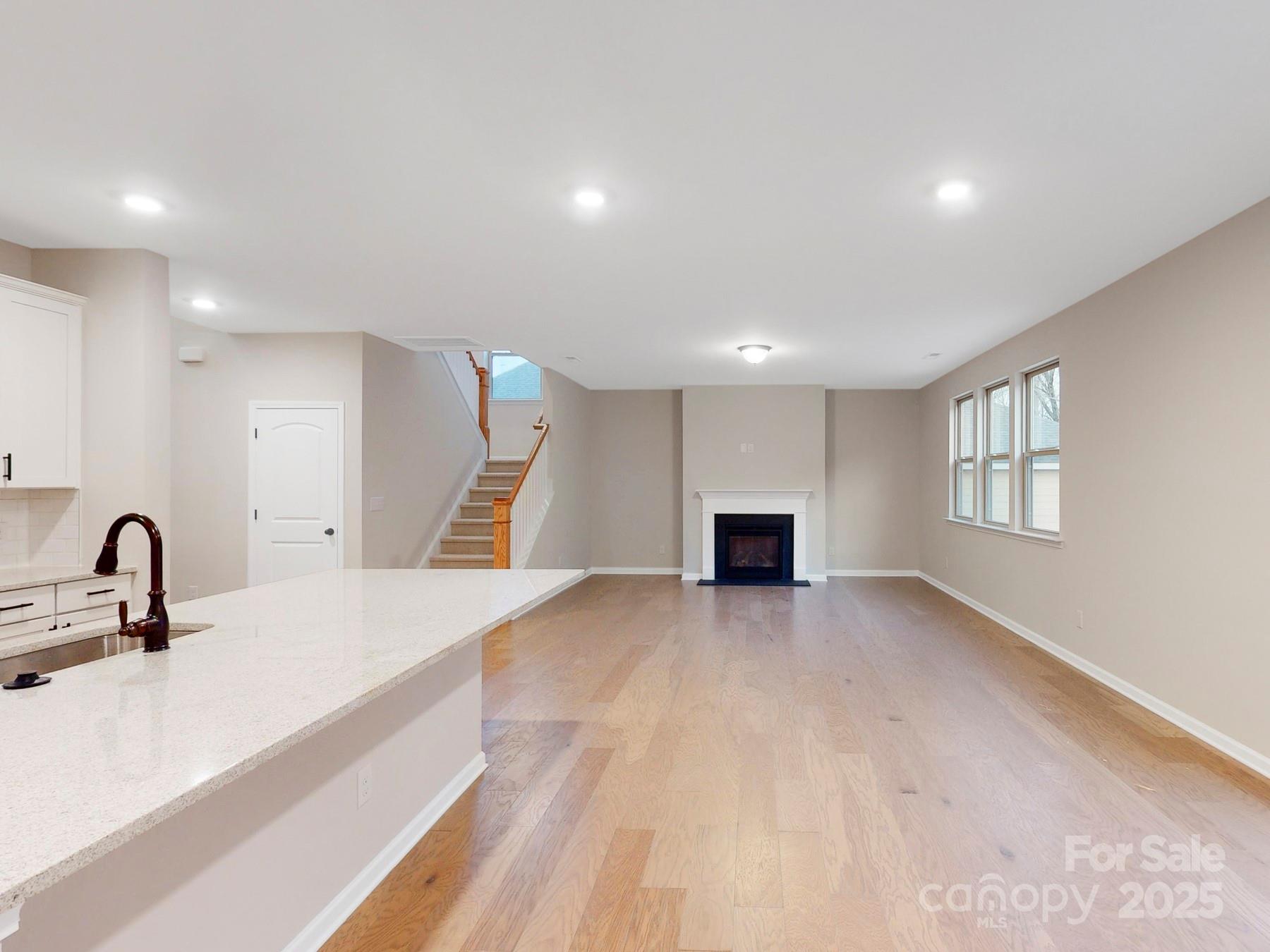 7089 Cobblefield Lane Property Photo 11