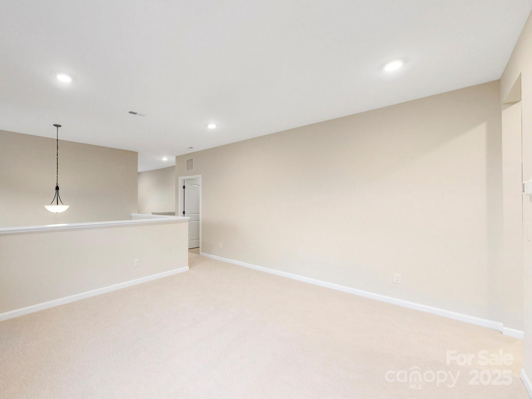 7089 Cobblefield Lane Property Photo 30