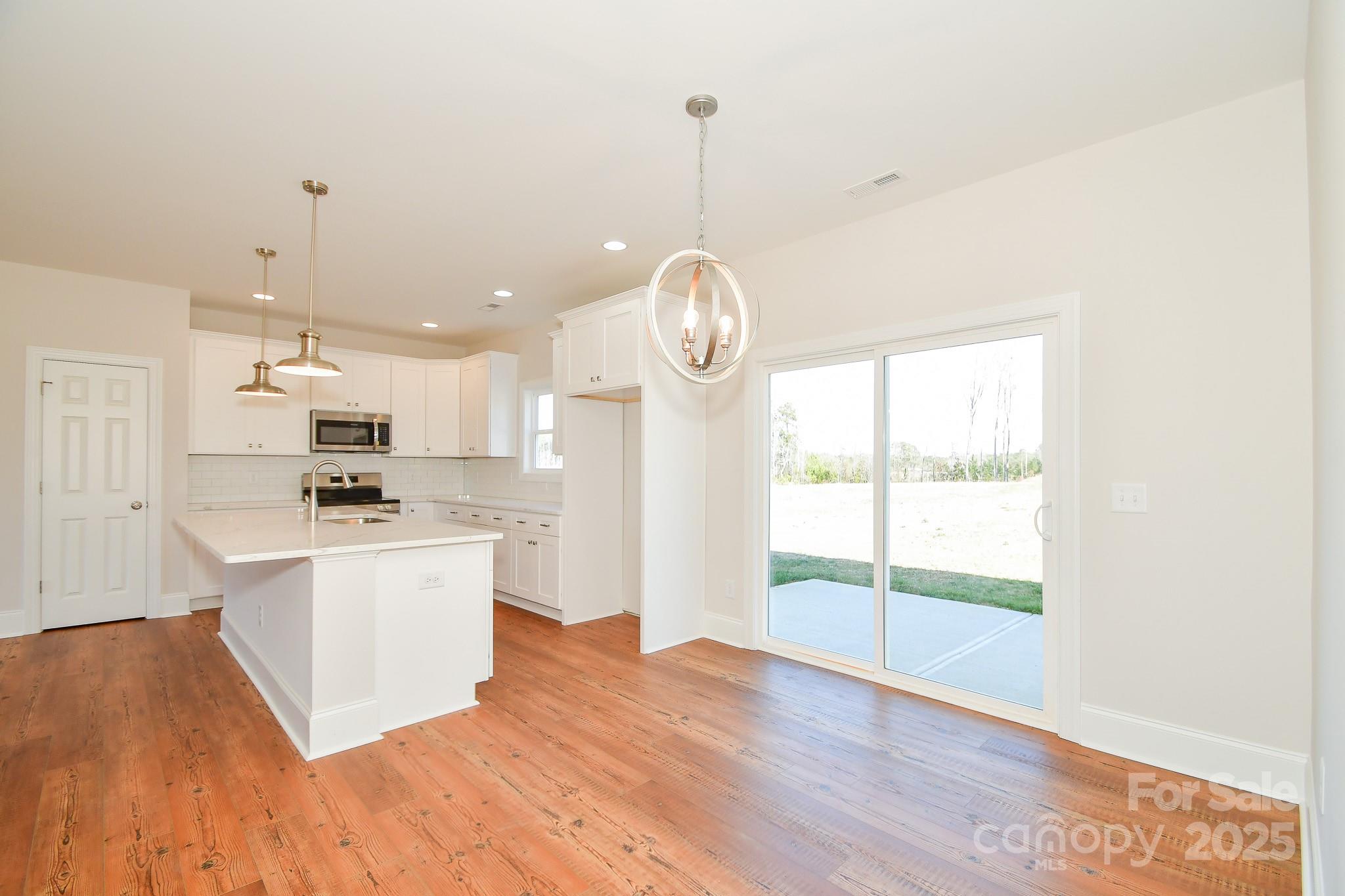 7805 Medlin Road Property Photo 6