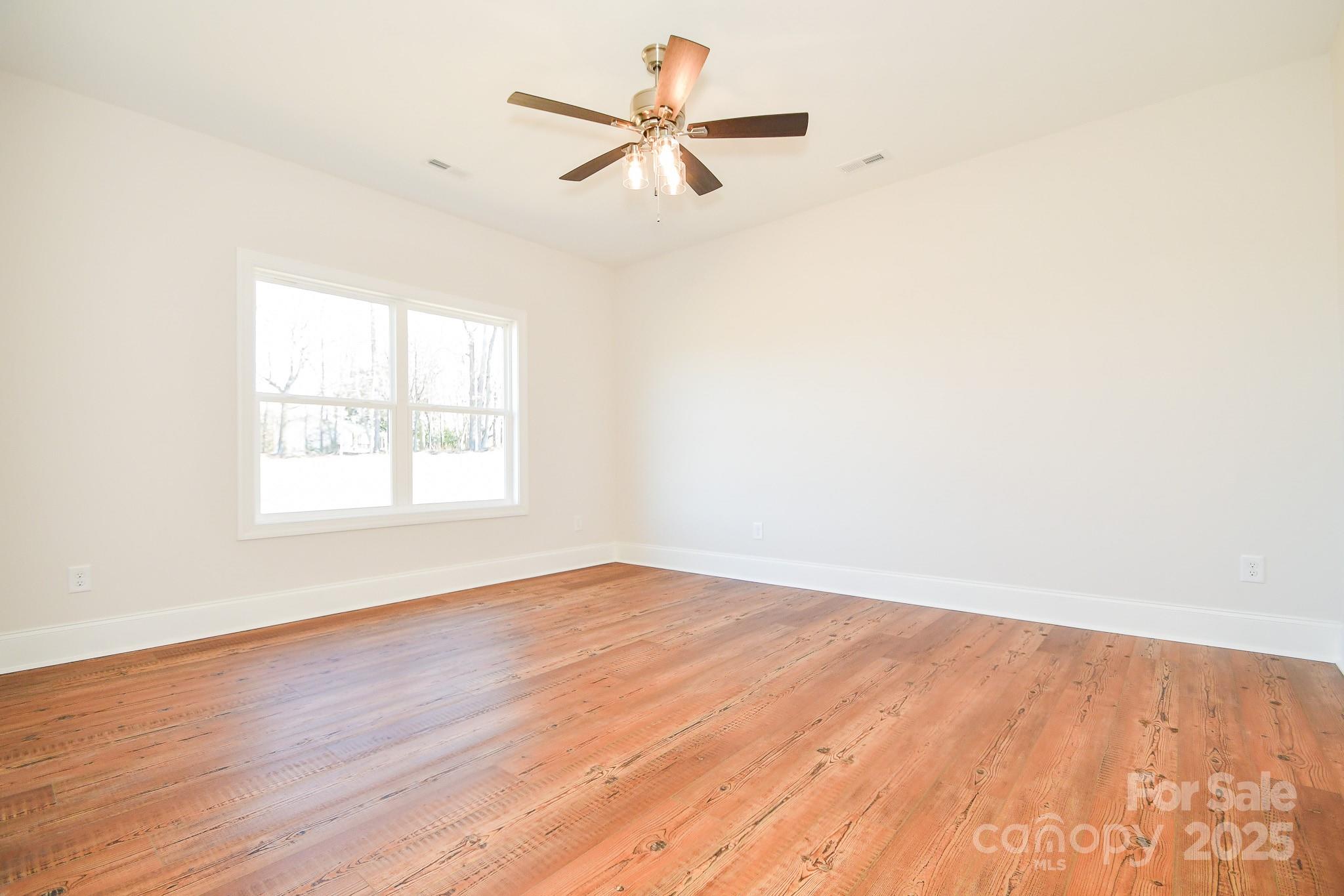 7805 Medlin Road Property Photo 8