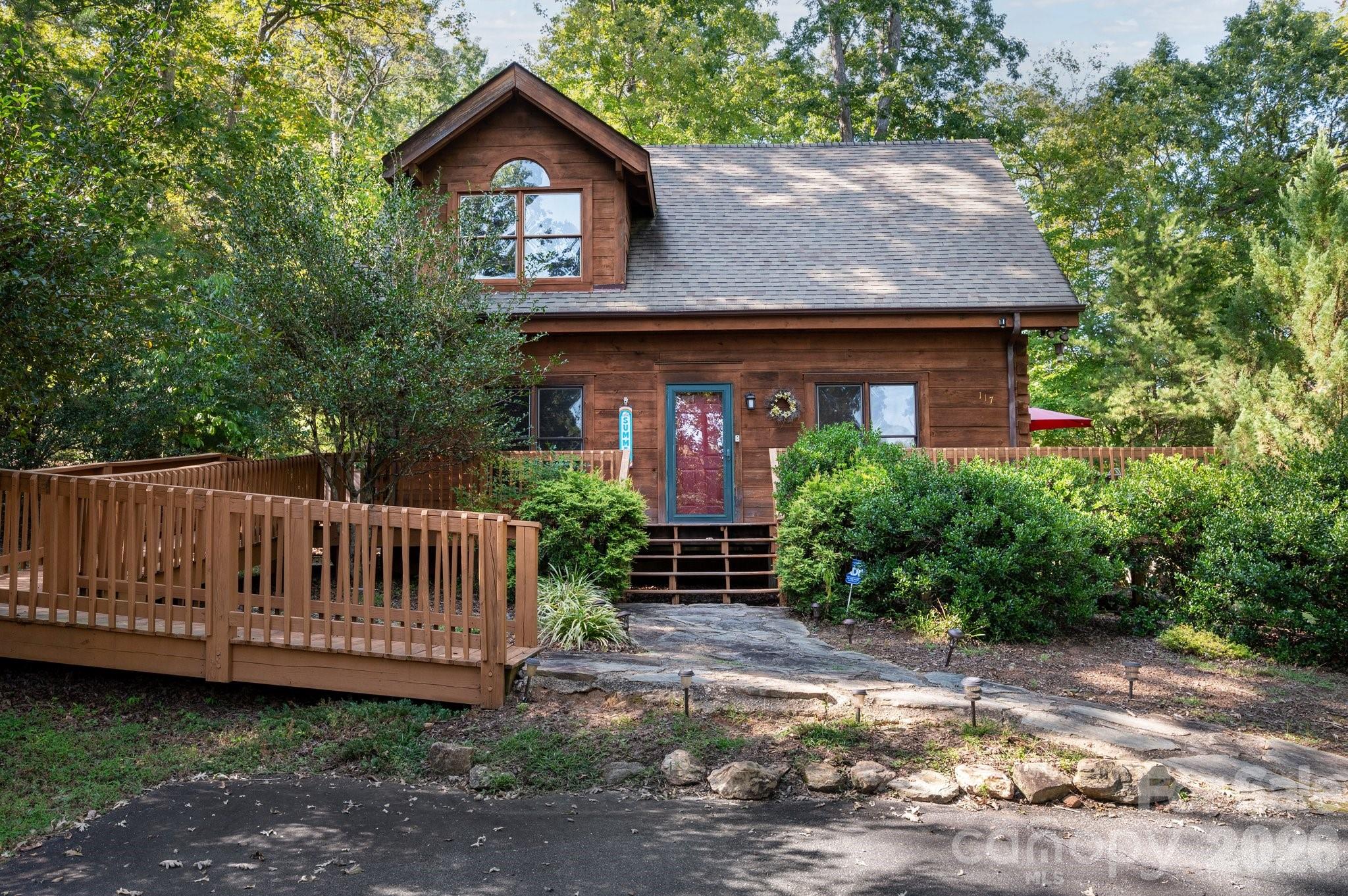 117 Laurel Lakes Parkway Property Photo 3