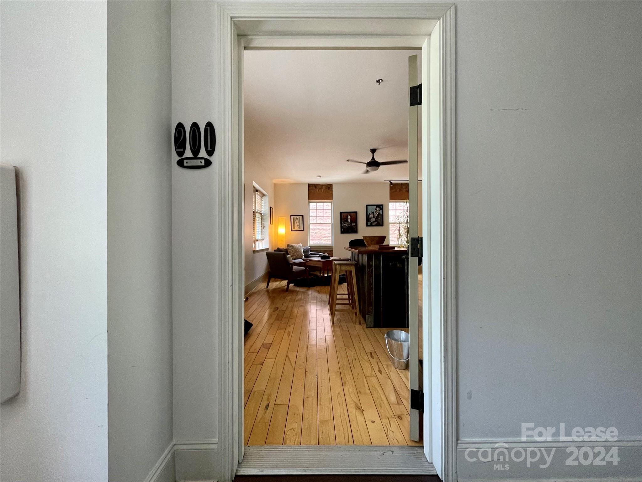 5 W Walnut Street 201 Property Photo 3