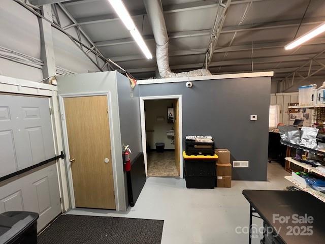 222 S Center Street Property Photo 5