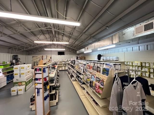 222 S Center Street Property Photo 10