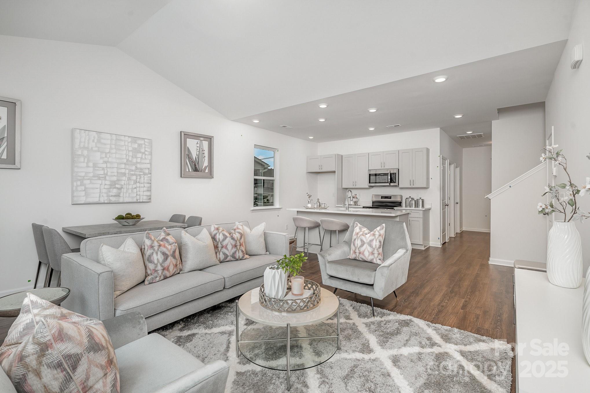 644 Brown Street Property Photo