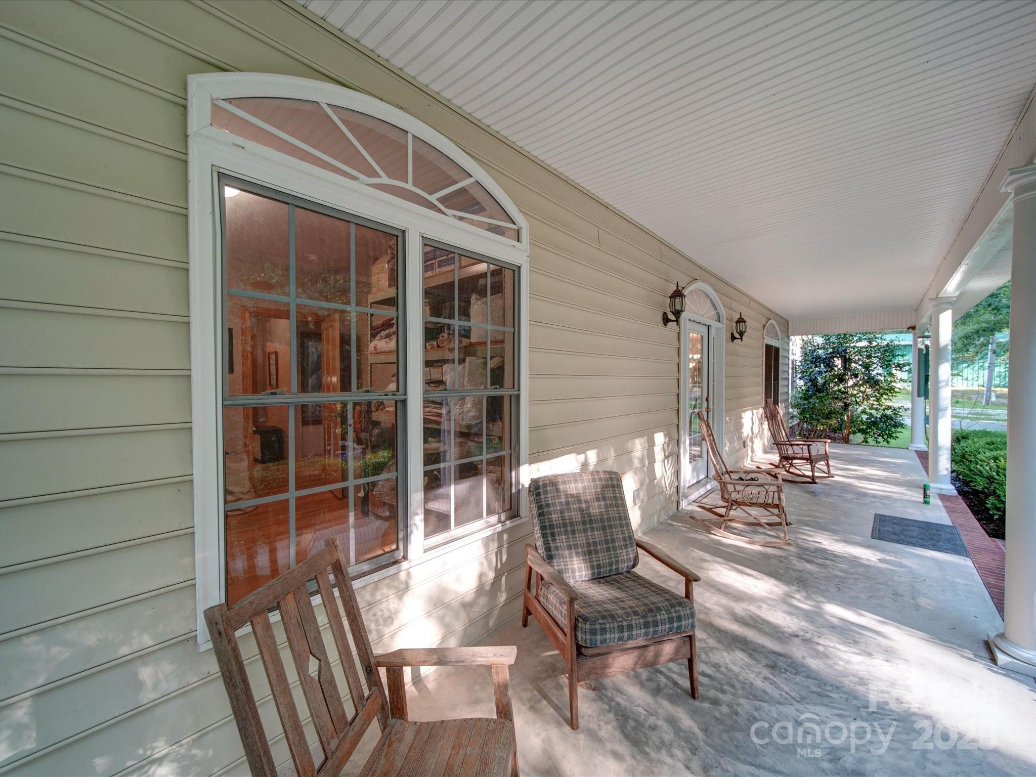 1239 John G Richards Road Property Photo 5
