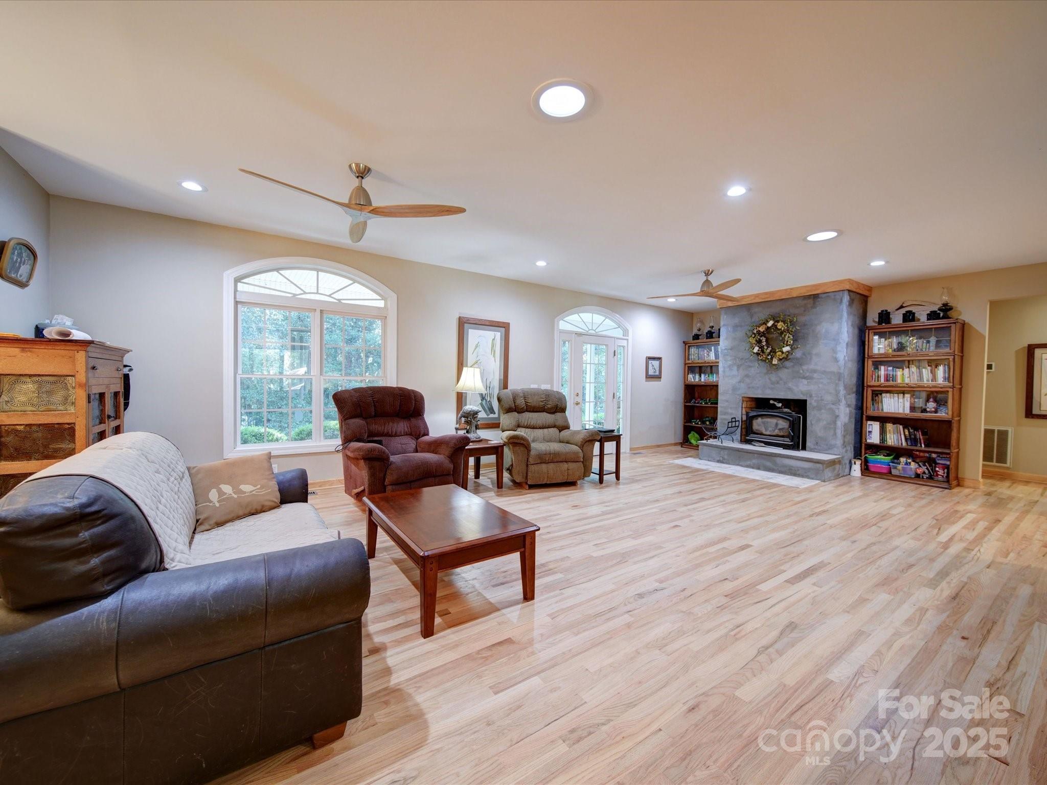 1239 John G Richards Road Property Photo 8