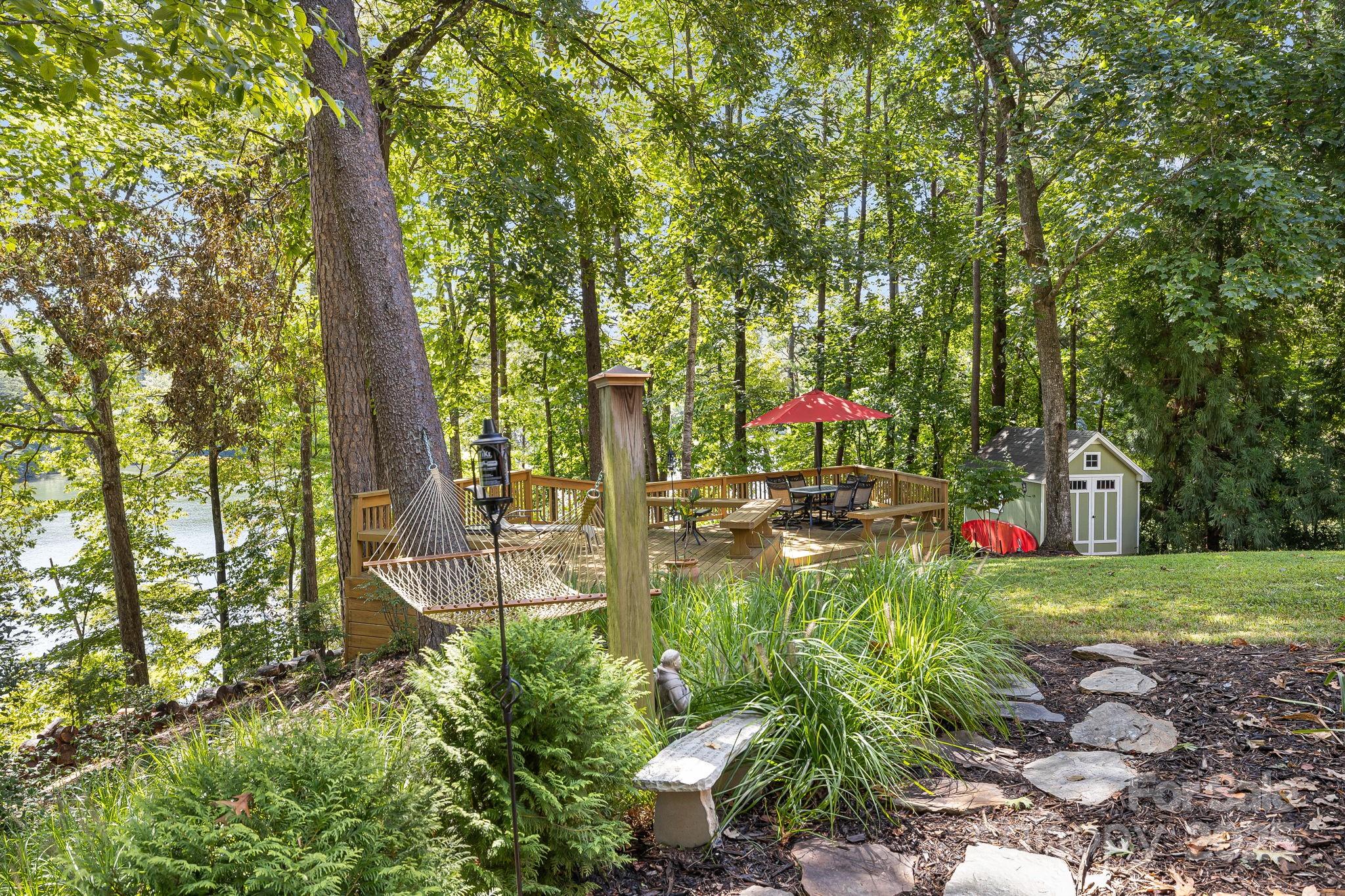 91 Island View Court Property Photo 30