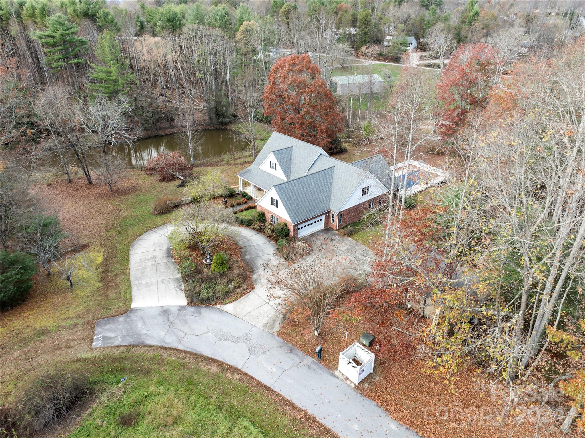 38 Southern Visions Drive Property Photo 2
