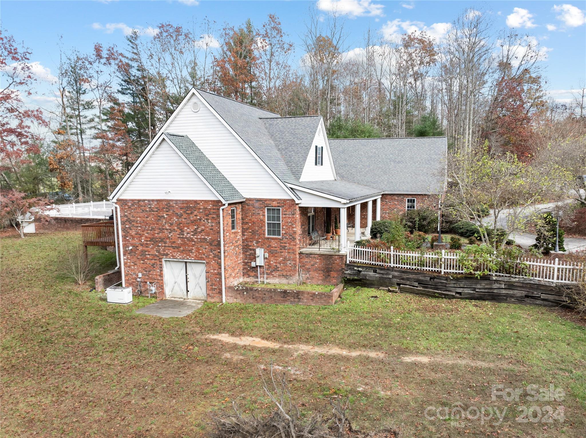38 Southern Visions Drive Property Photo 4