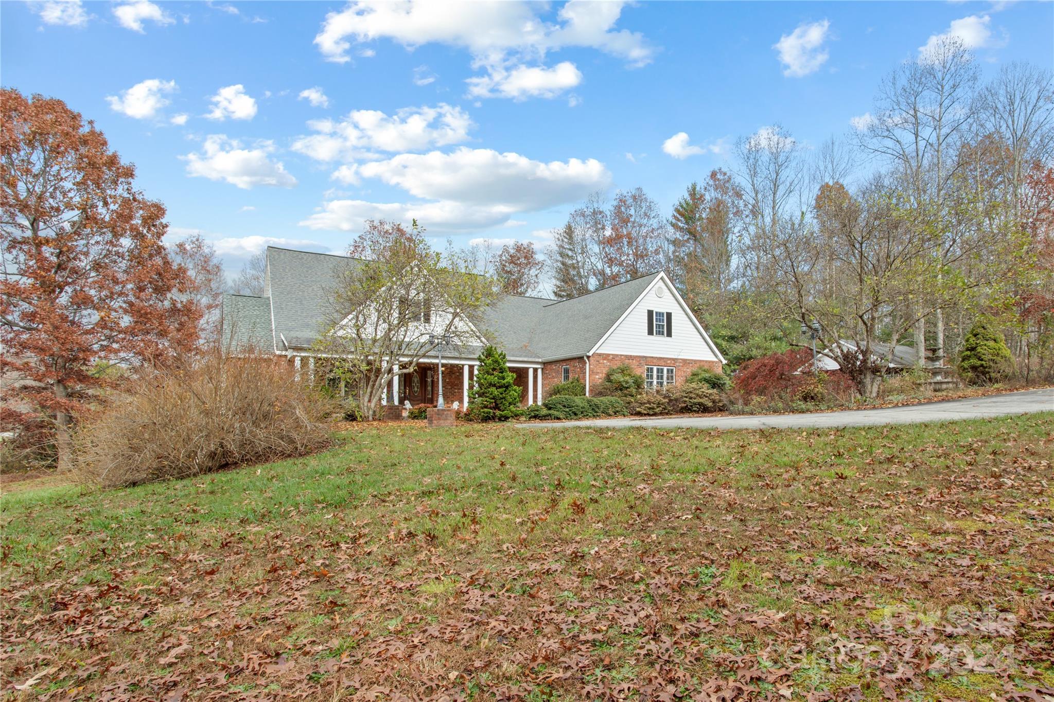 38 Southern Visions Drive Property Photo 5