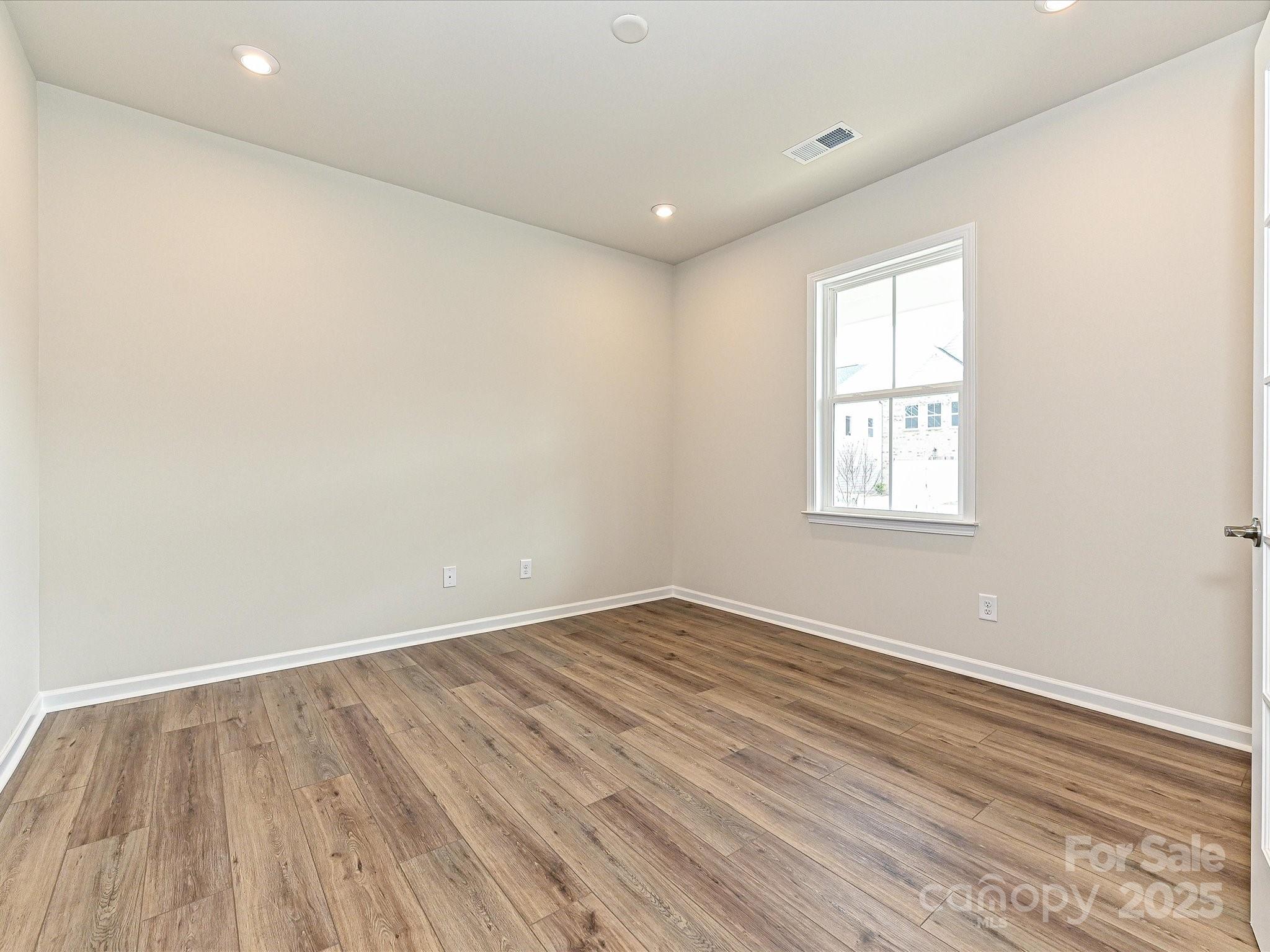 8021 Franklin Trail Street Property Photo 4