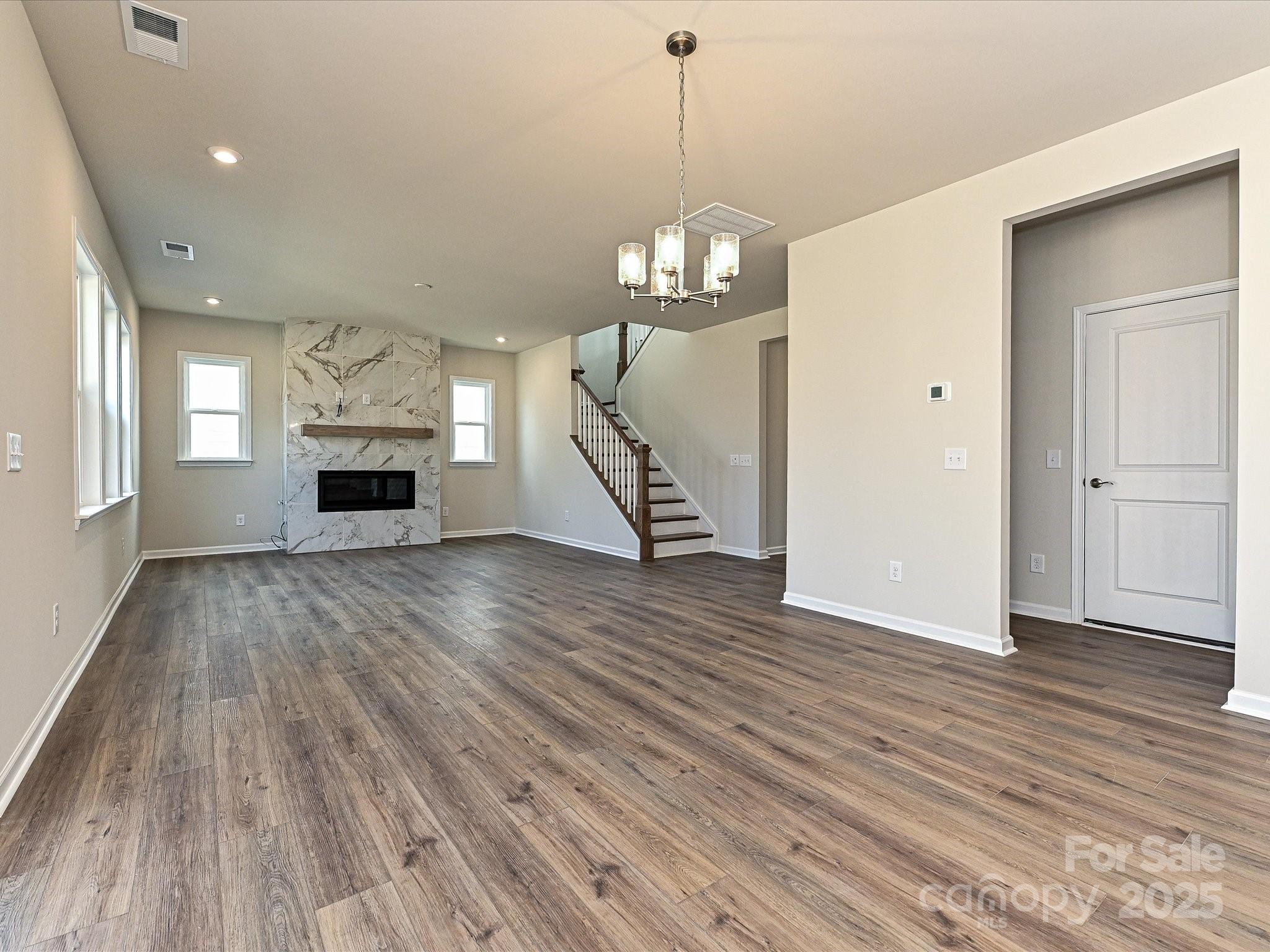8021 Franklin Trail Street Property Photo 6