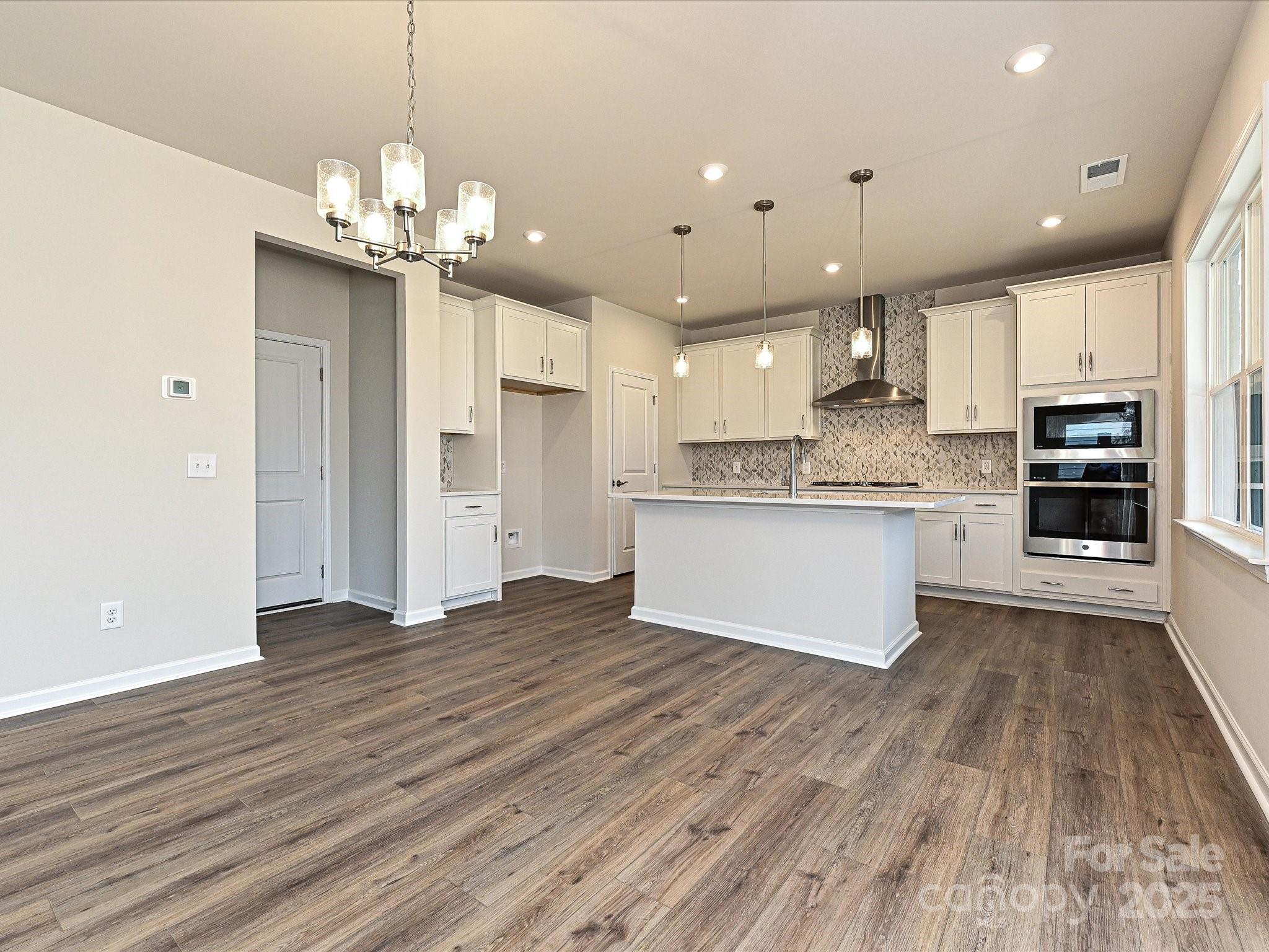 8021 Franklin Trail Street Property Photo 9