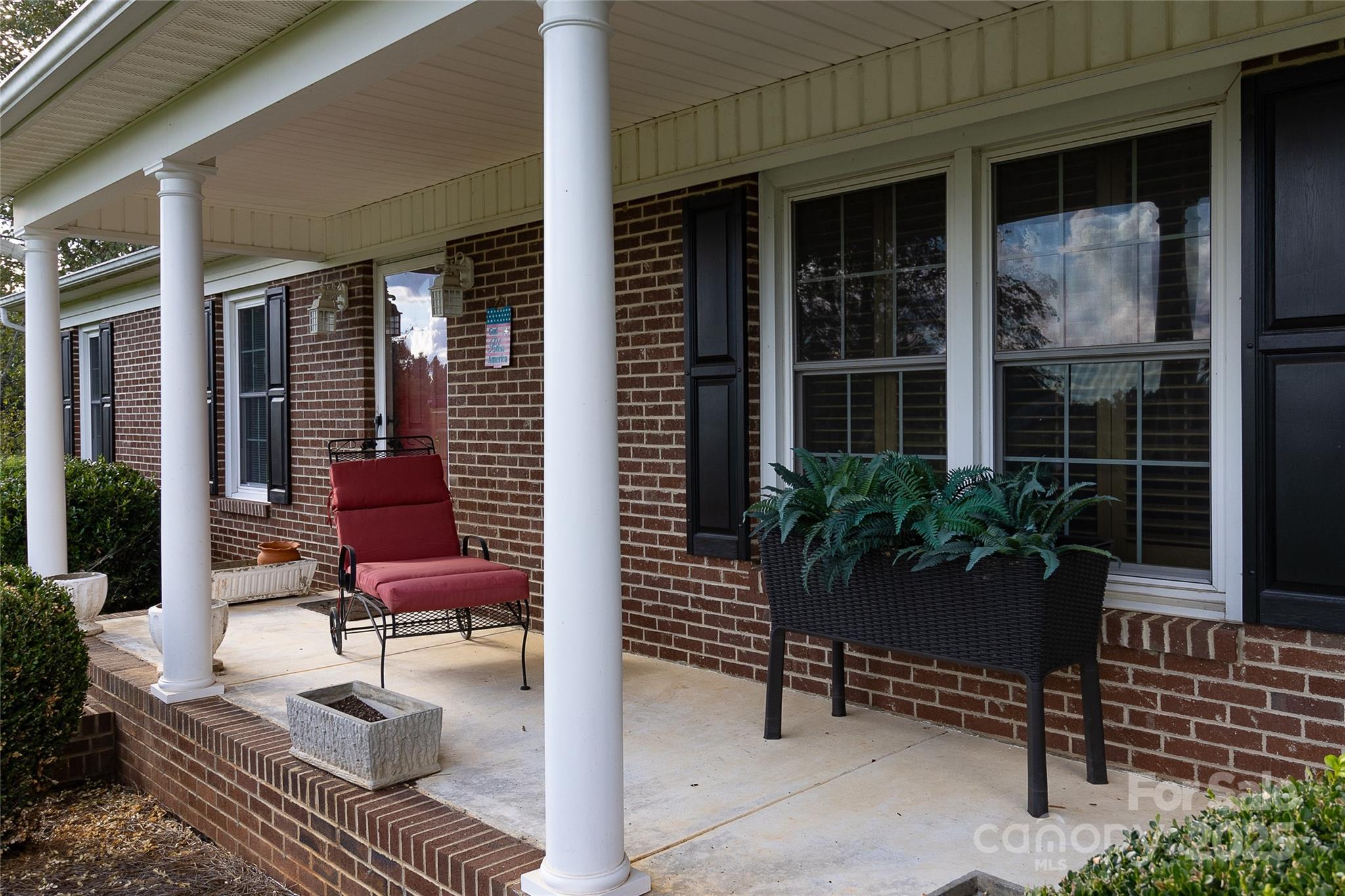 535 Holly Ridge Road Property Photo 3
