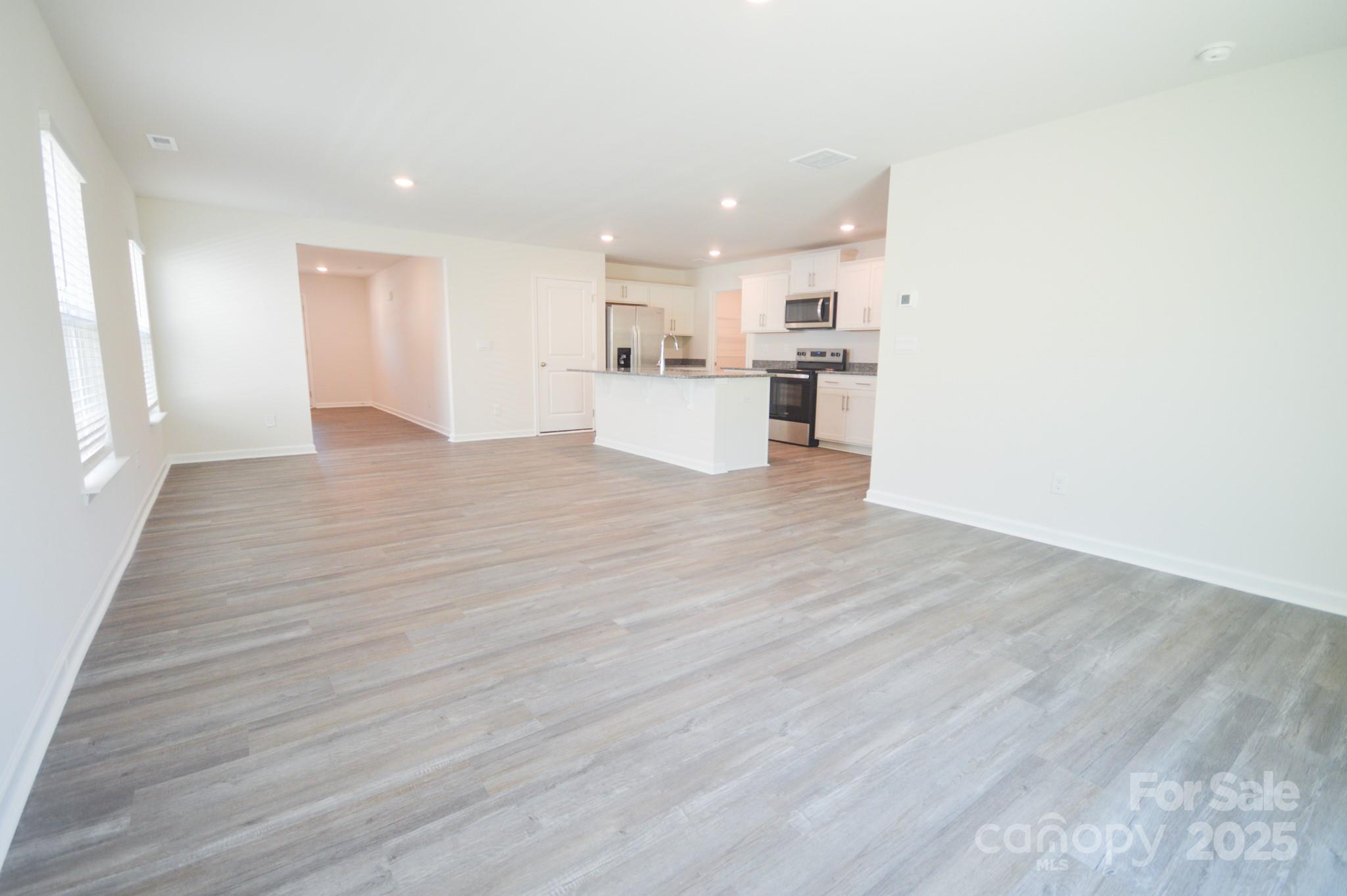 48 Providence Walk Drive Property Photo 6
