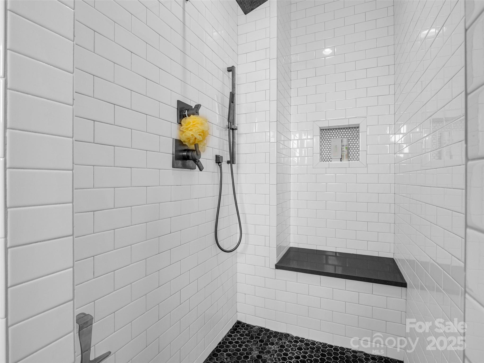 16 Tudor Way Property Photo 25