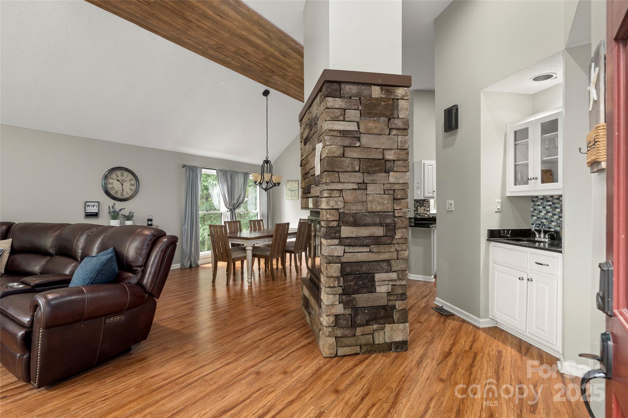 212 Ridgeway Road Property Photo 4