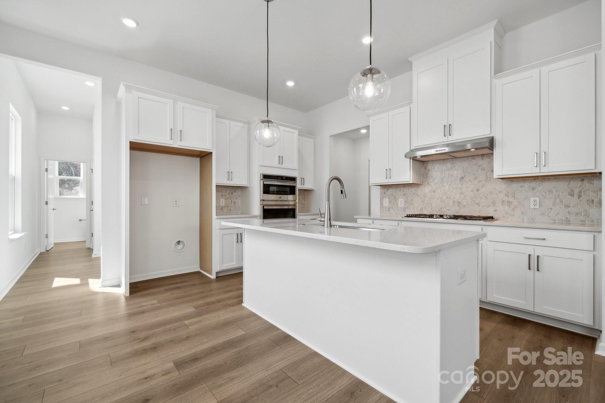3112 Beacon Heights Road Property Photo 3