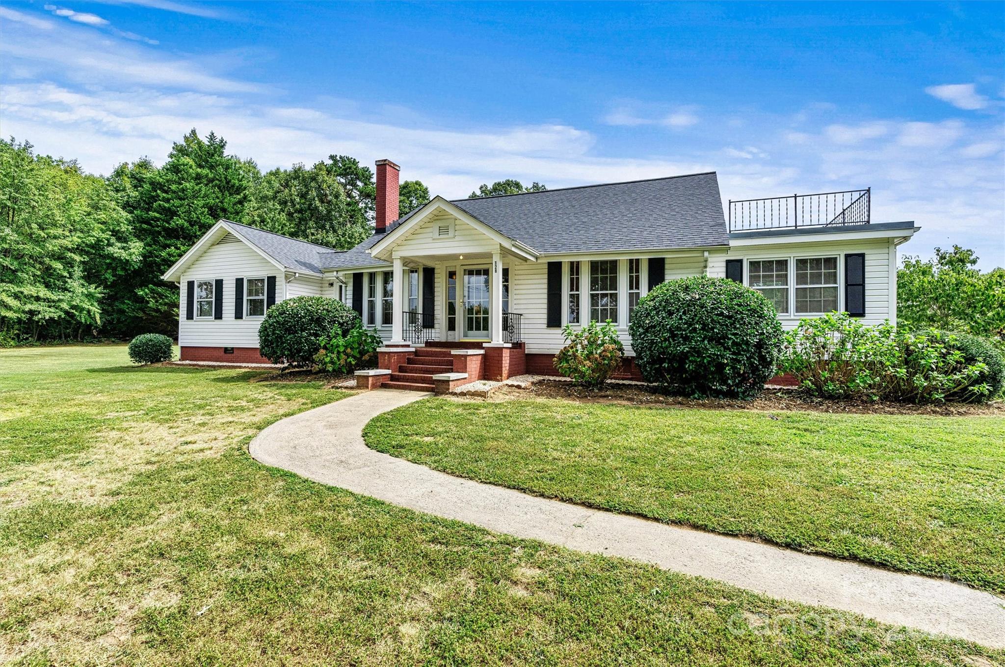 128 10th Street Property Photo 4