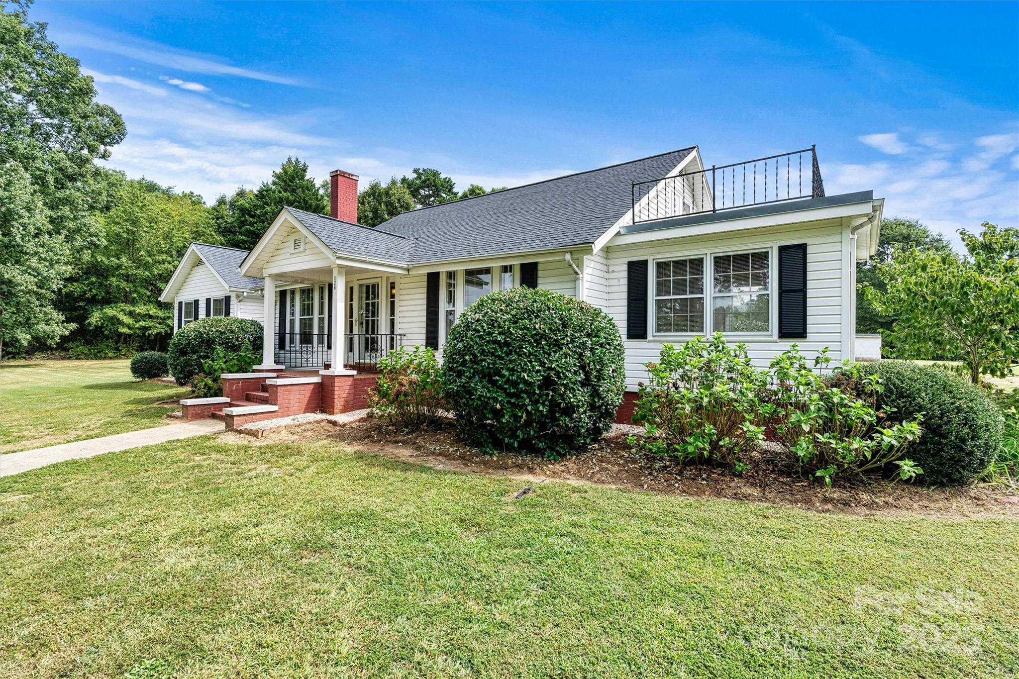 128 10th Street Property Photo 5