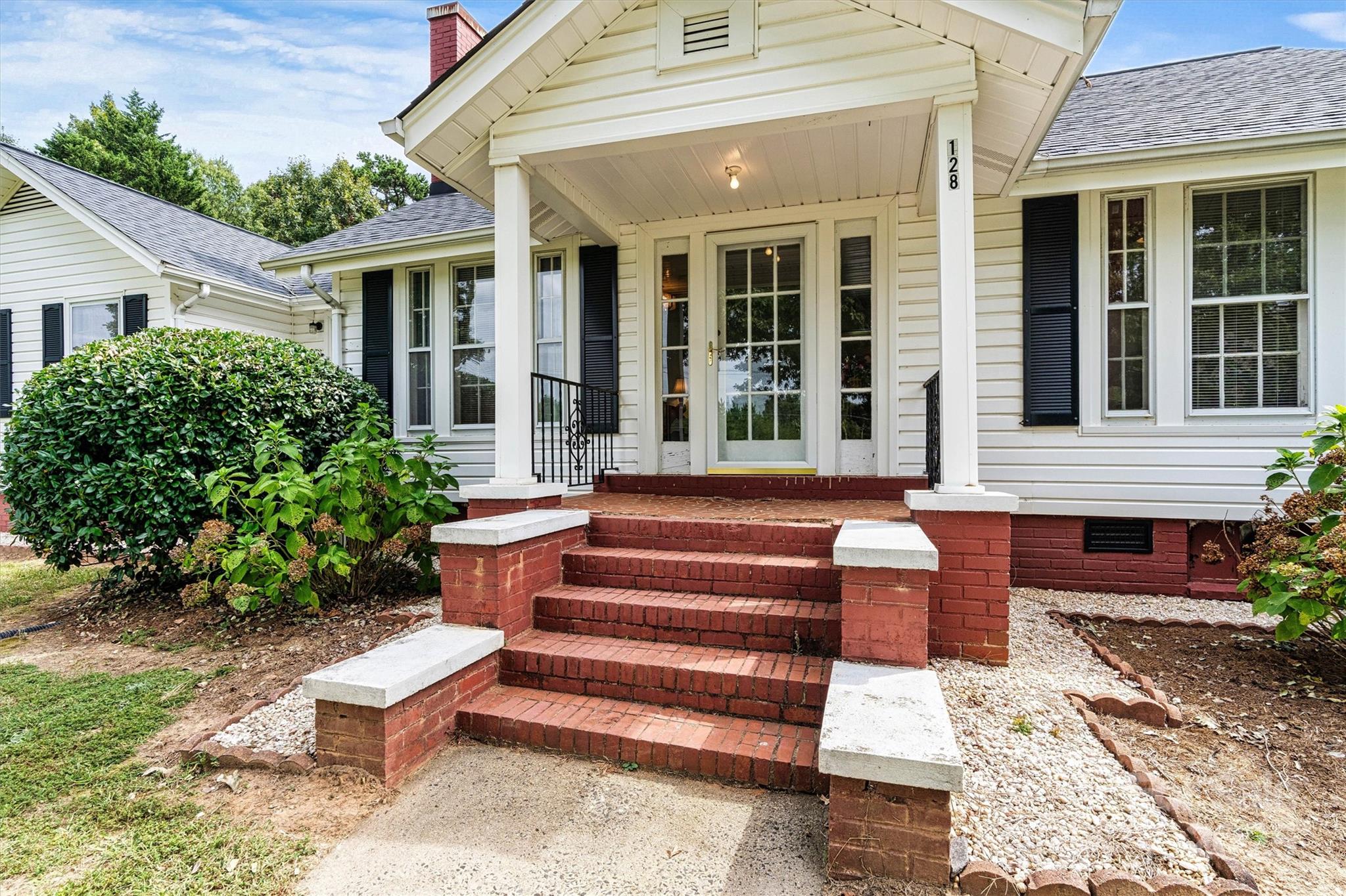 128 10th Street Property Photo 6