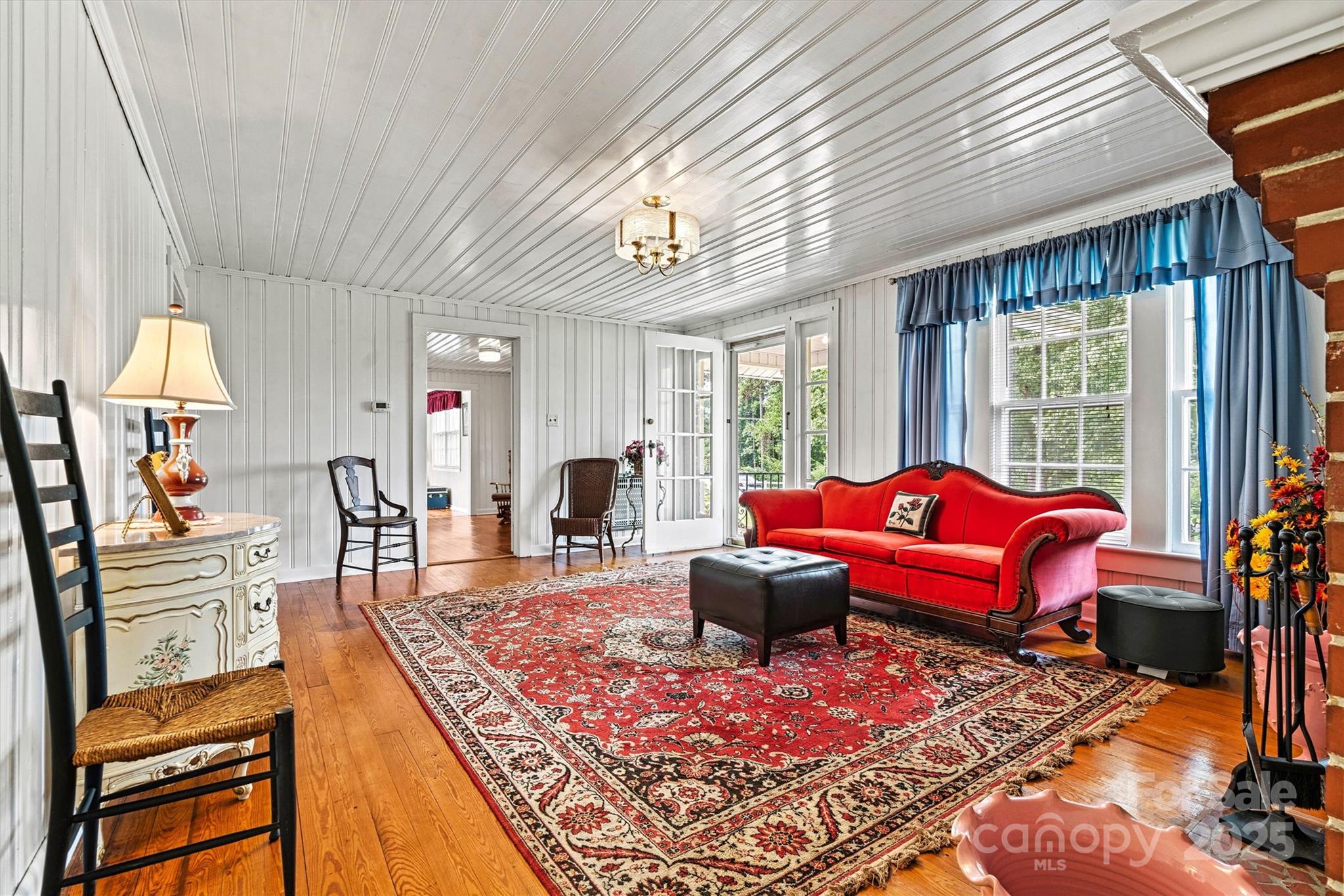 128 10th Street Property Photo 11