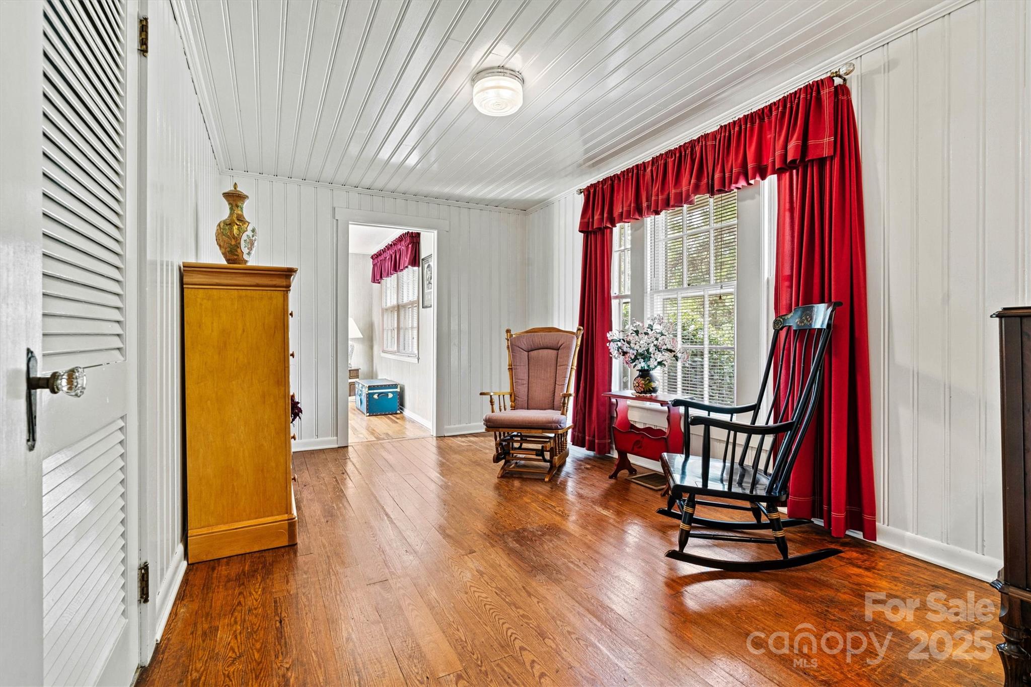 128 10th Street Property Photo 14