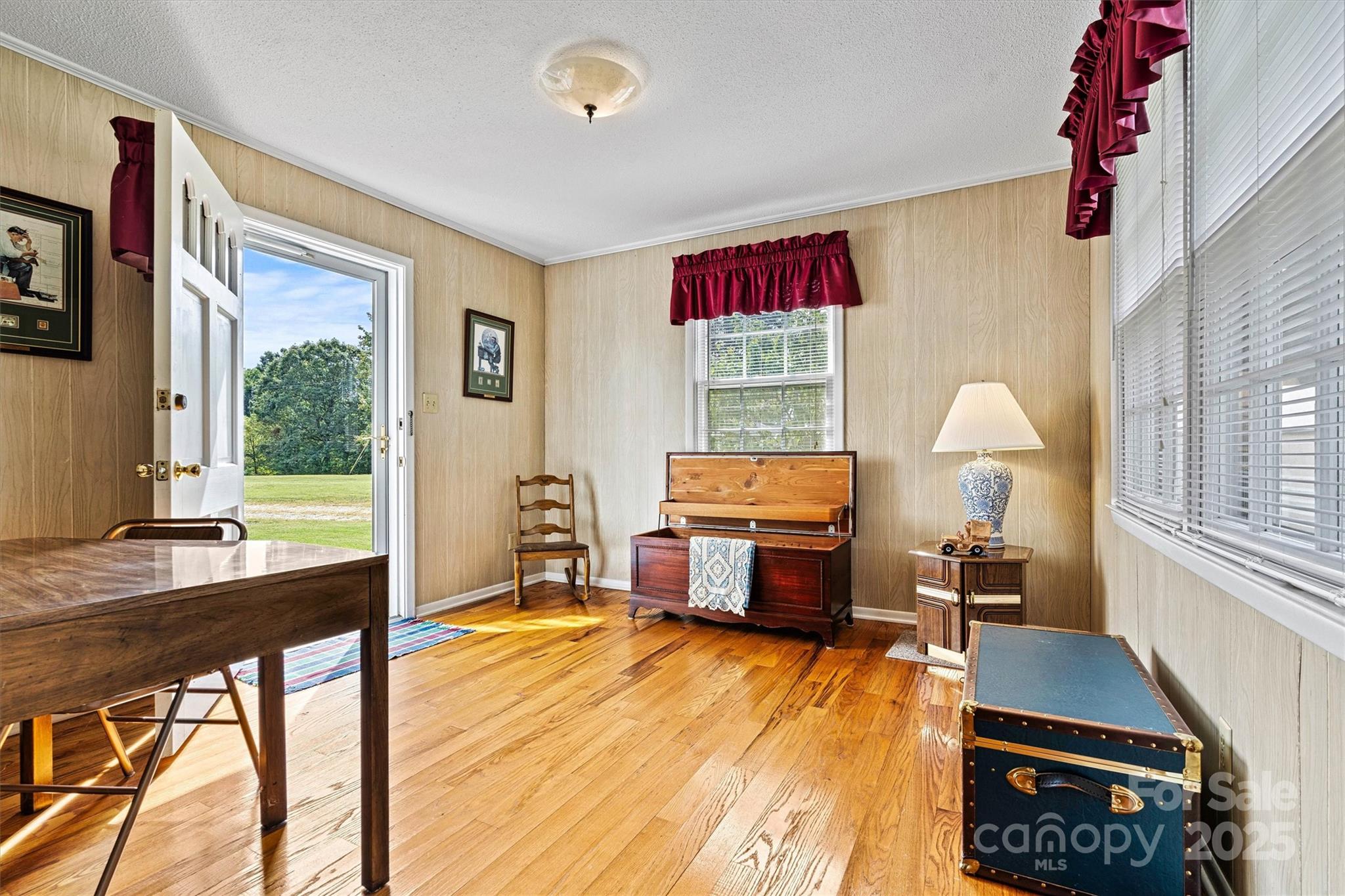 128 10th Street Property Photo 16