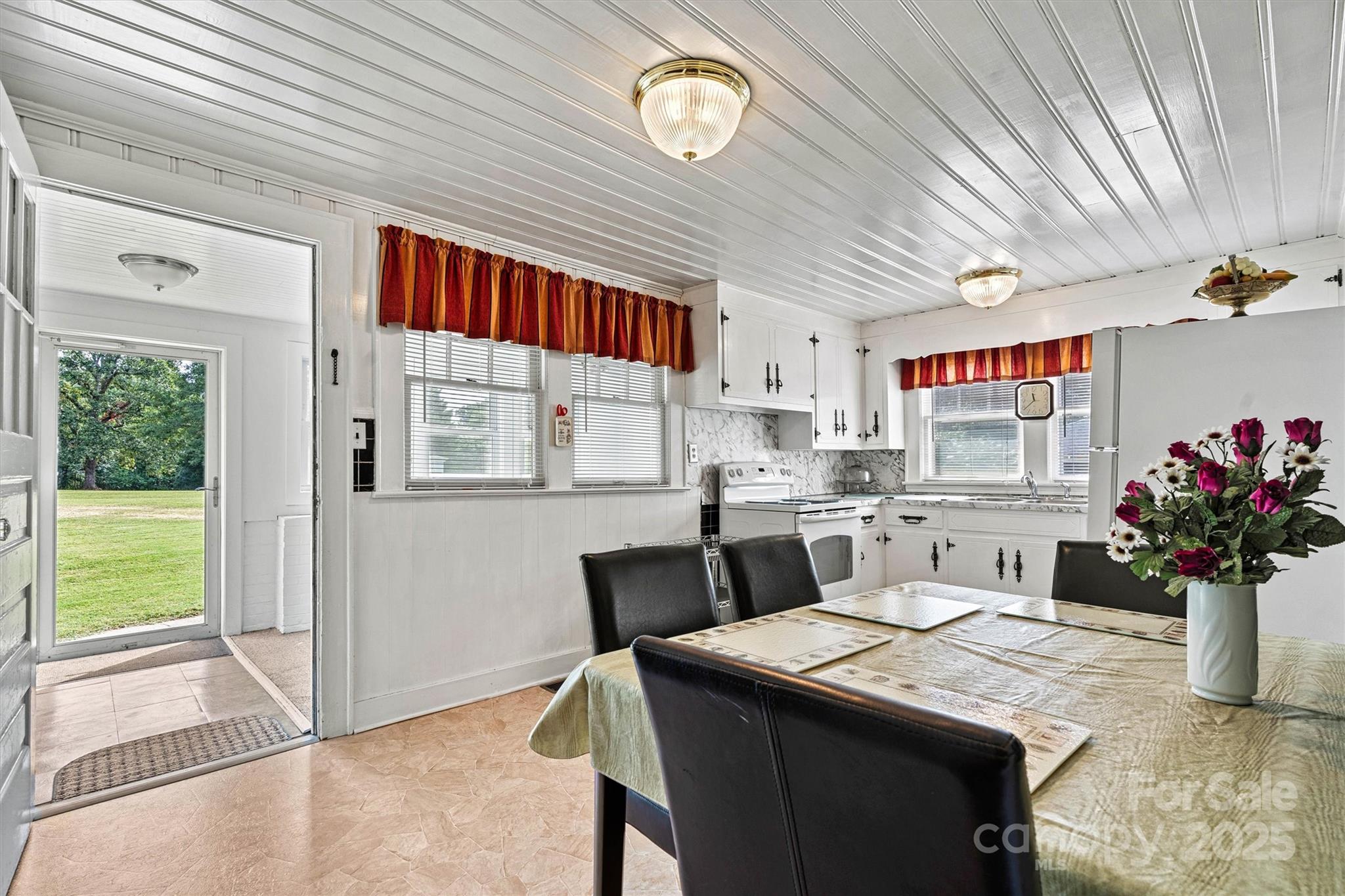 128 10th Street Property Photo 18