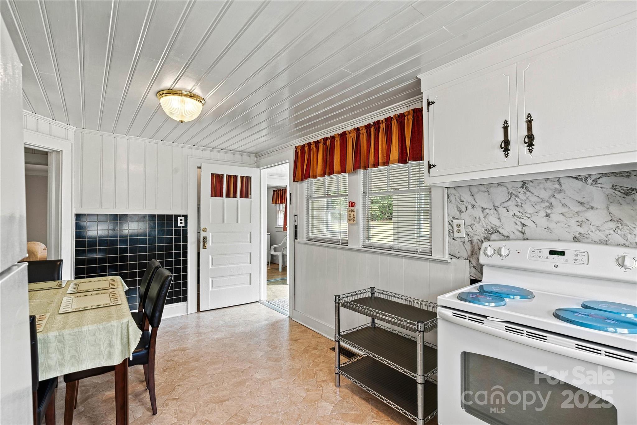 128 10th Street Property Photo 21