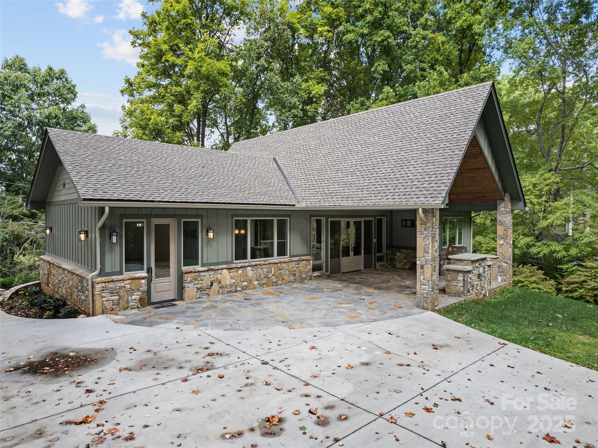 165 Breezemont Drive Property Photo 2